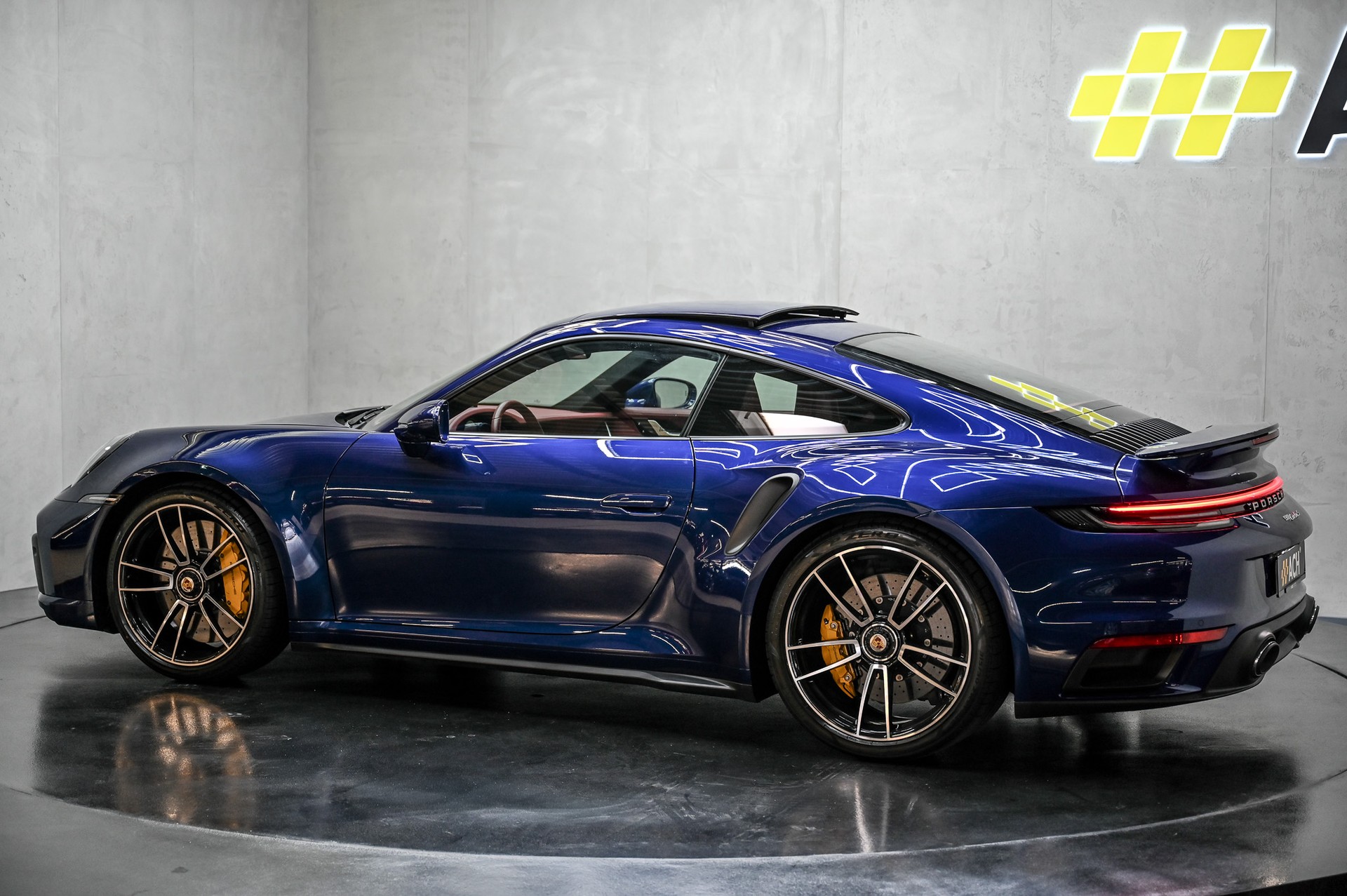 PORSCHE 911 Turbo S PDK-image-5