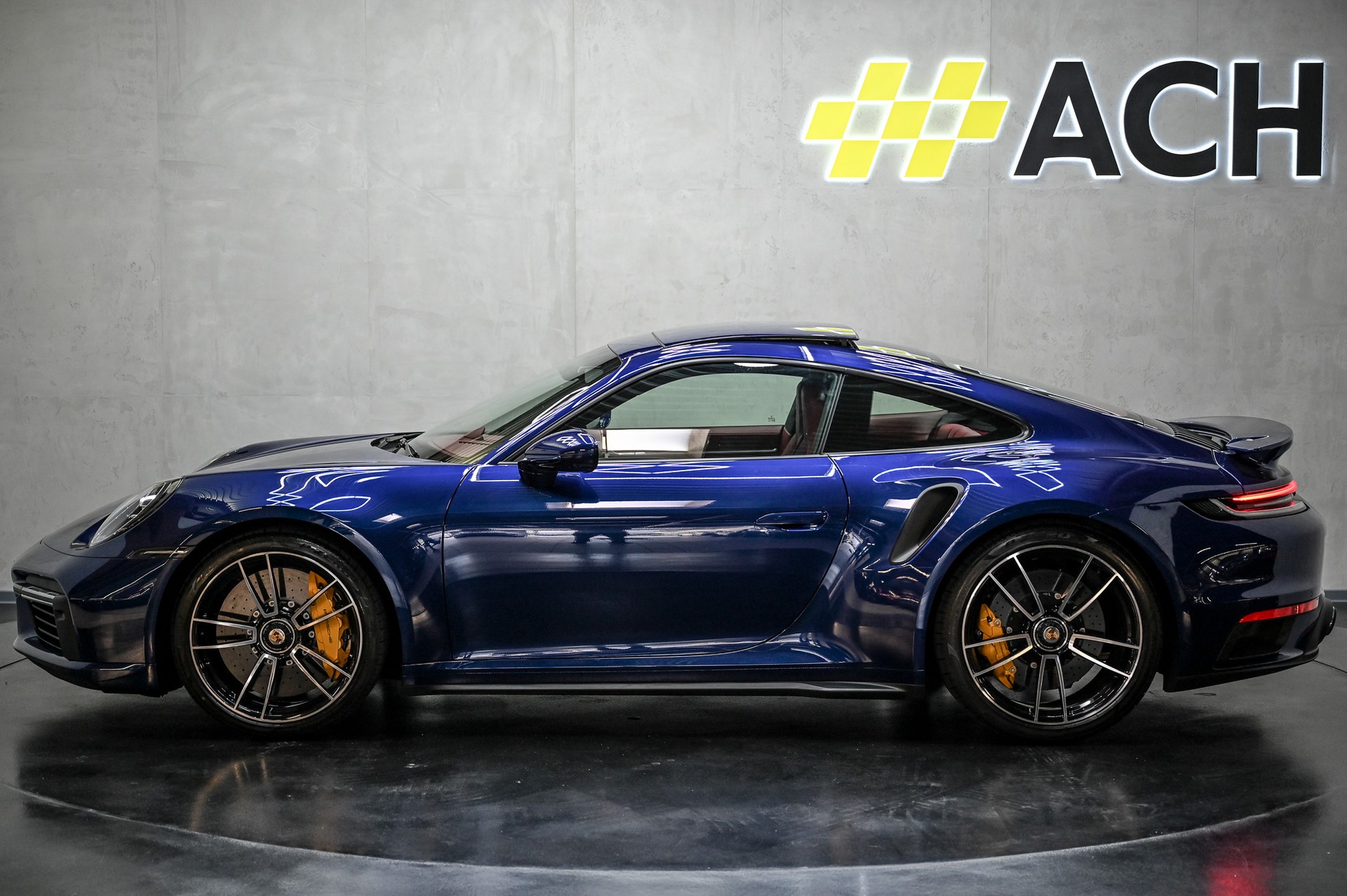 PORSCHE 911 Turbo S PDK-image-4