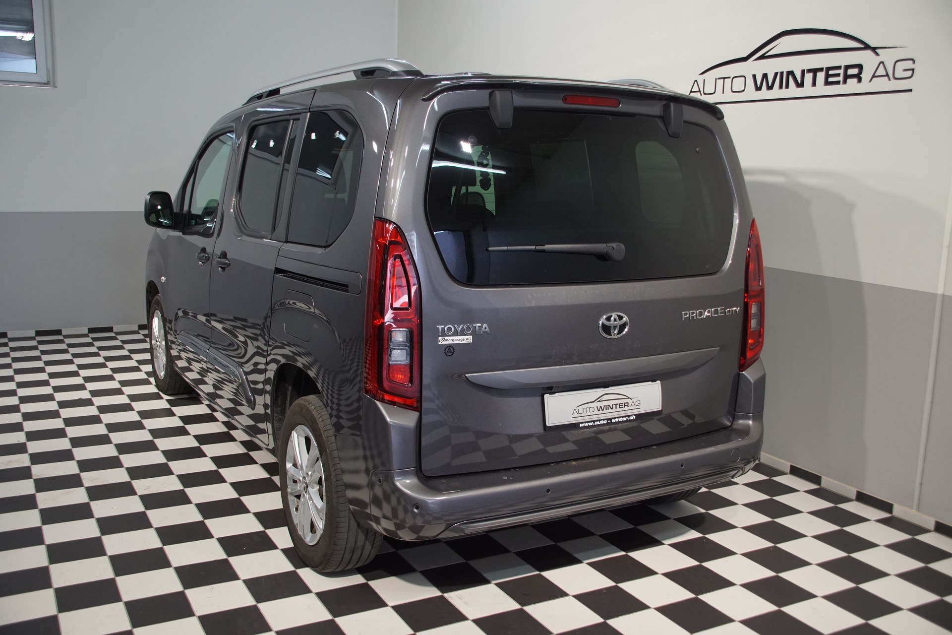 TOYOTA Proace City Verso 1.2 Trend Medium Automatik-image-6