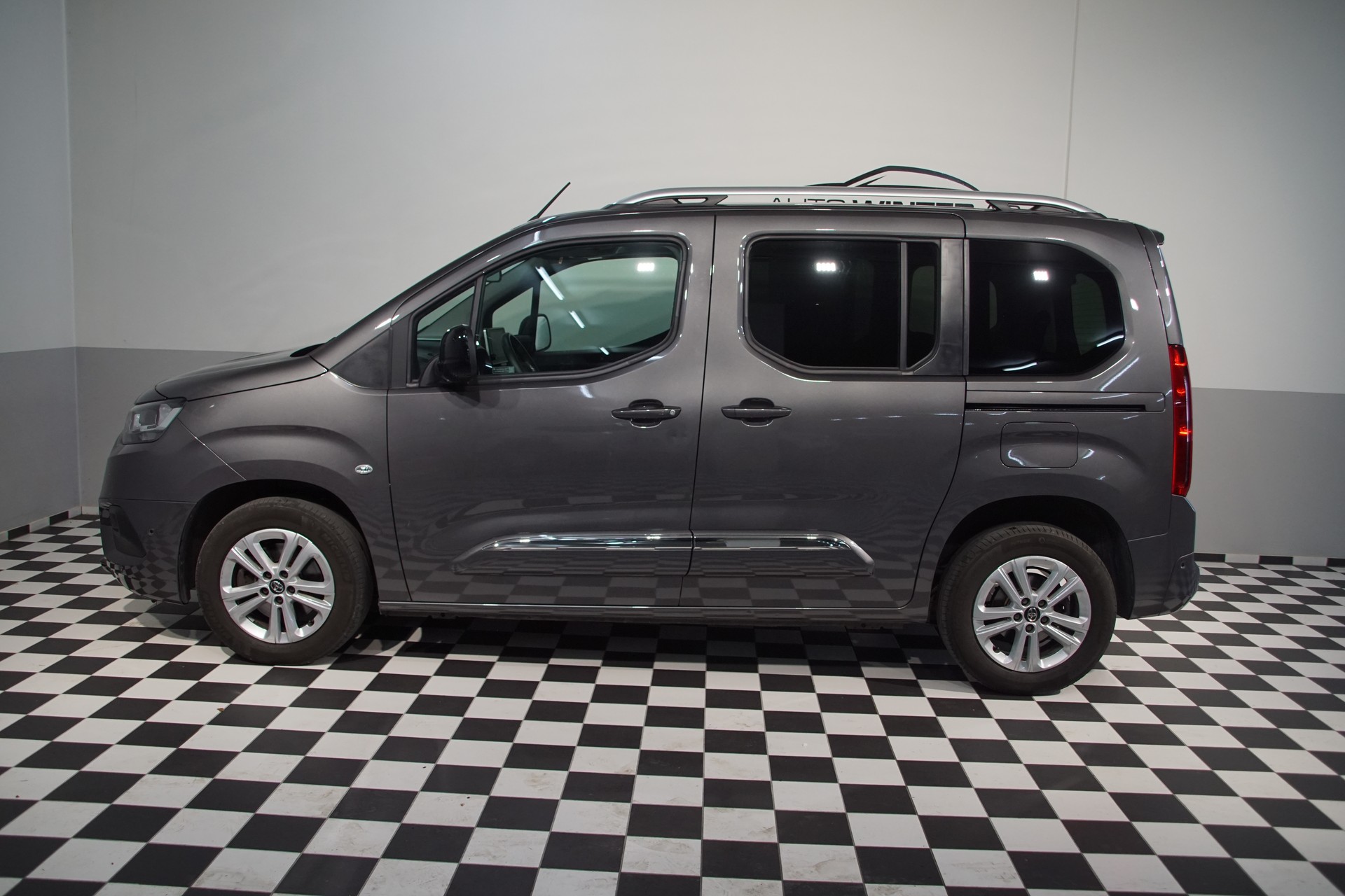 TOYOTA Proace City Verso 1.2 Trend Medium Automatik-image-7
