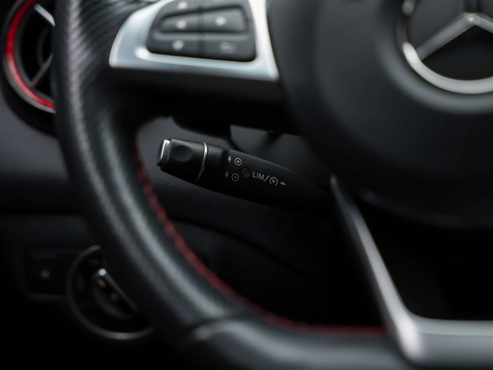 MERCEDES-BENZ CLA Shooting Brake 45 AMG 4Matic Speedshift *Facelift*Panorama*Sitzheizung*-image-30