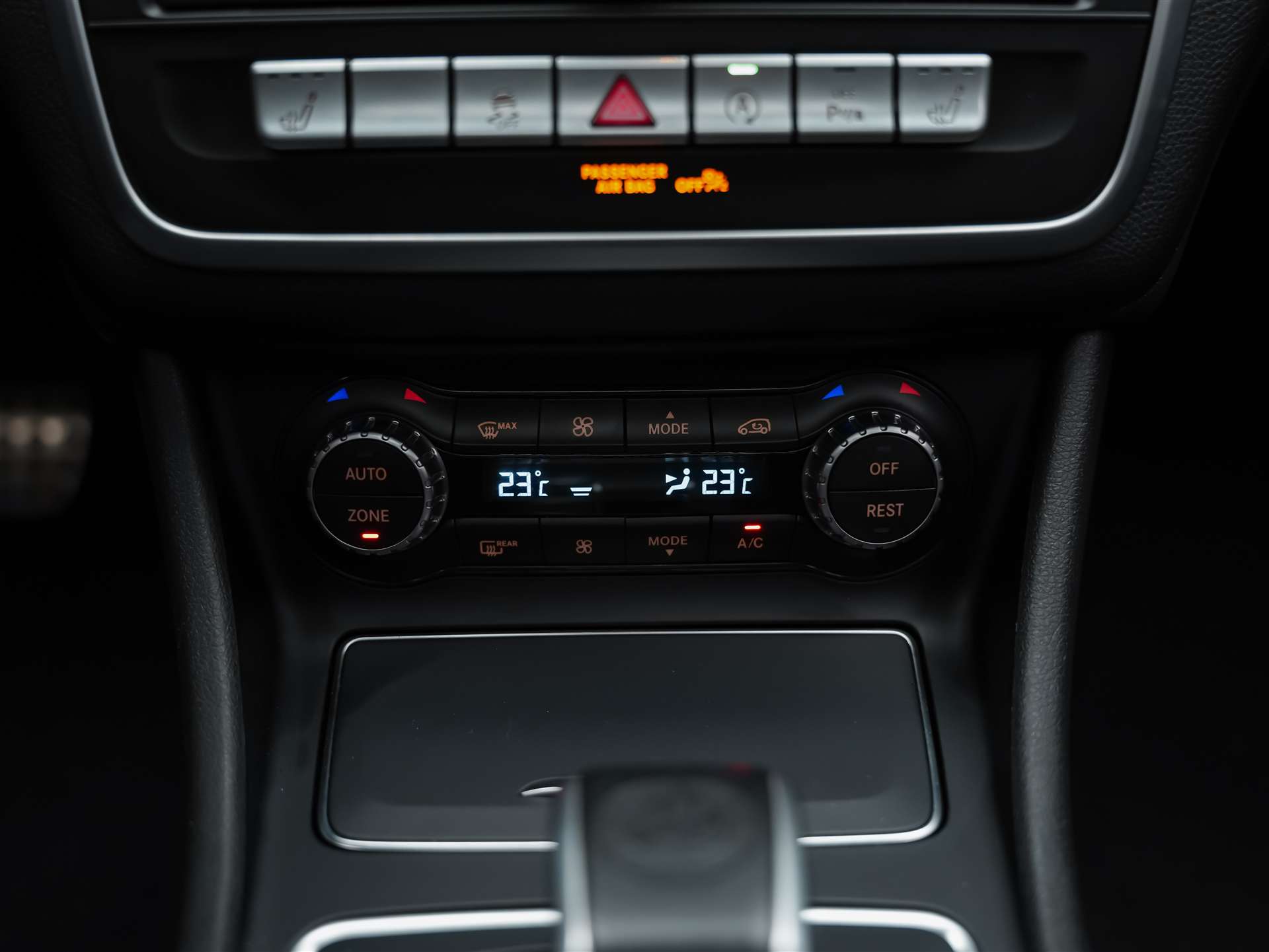 MERCEDES-BENZ CLA Shooting Brake 45 AMG 4Matic Speedshift *Facelift*Panorama*Sitzheizung*-image-22