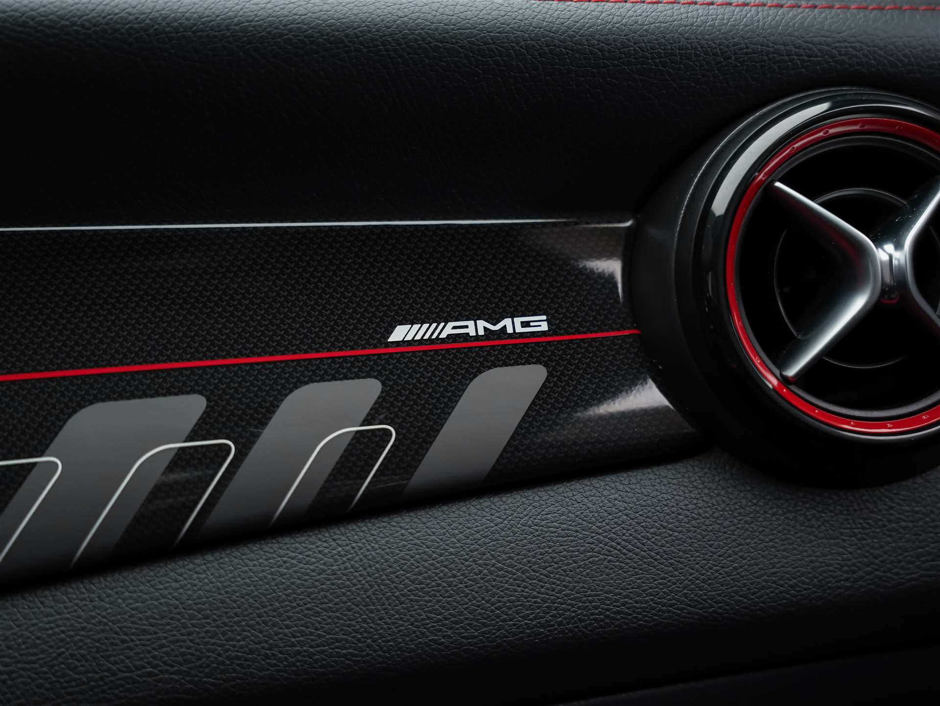 MERCEDES-BENZ CLA Shooting Brake 45 AMG 4Matic Speedshift *Facelift*Panorama*Sitzheizung*-image-24