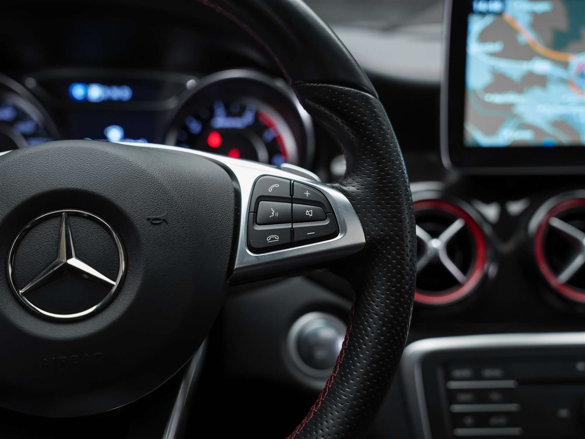 MERCEDES-BENZ CLA Shooting Brake 45 AMG 4Matic Speedshift *Facelift*Panorama*Sitzheizung*-image-29
