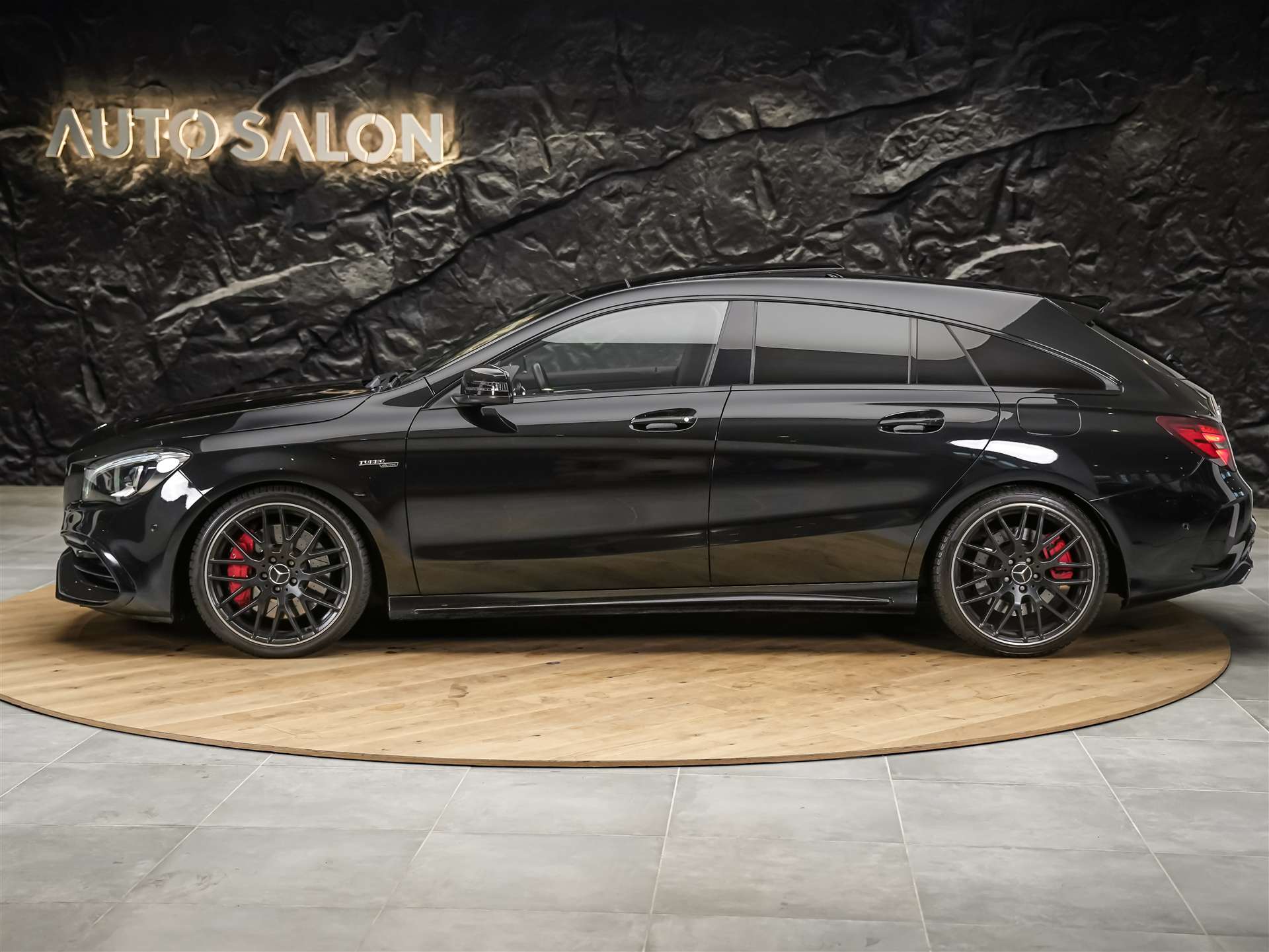 MERCEDES-BENZ CLA Shooting Brake 45 AMG 4Matic Speedshift *Facelift*Panorama*Sitzheizung*-showroom-element-2