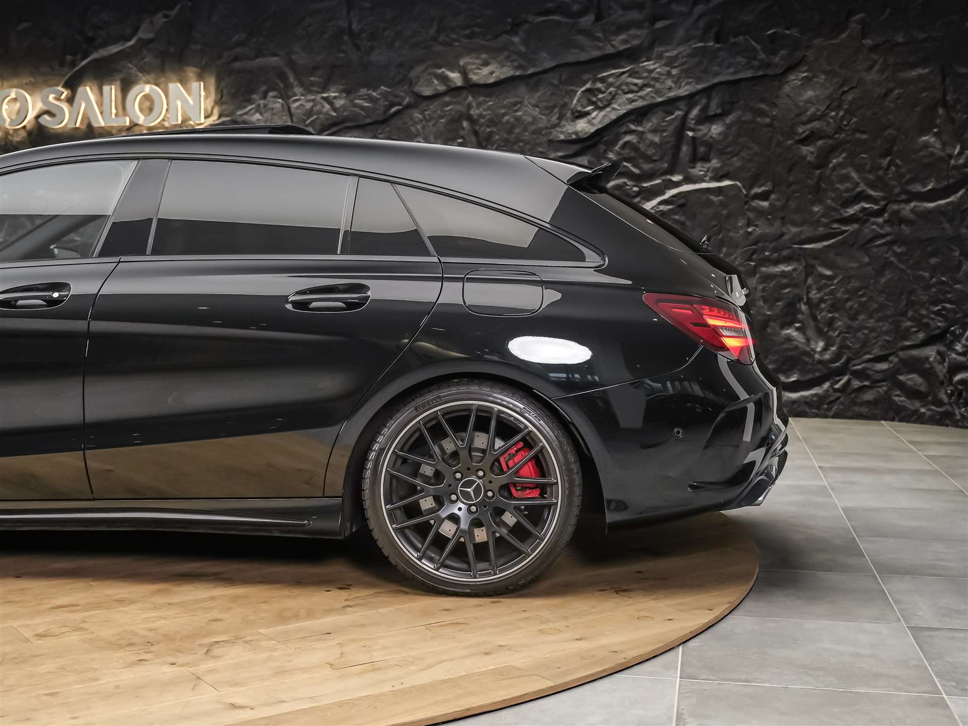 MERCEDES-BENZ CLA Shooting Brake 45 AMG 4Matic Speedshift *Facelift*Panorama*Sitzheizung*-image-16