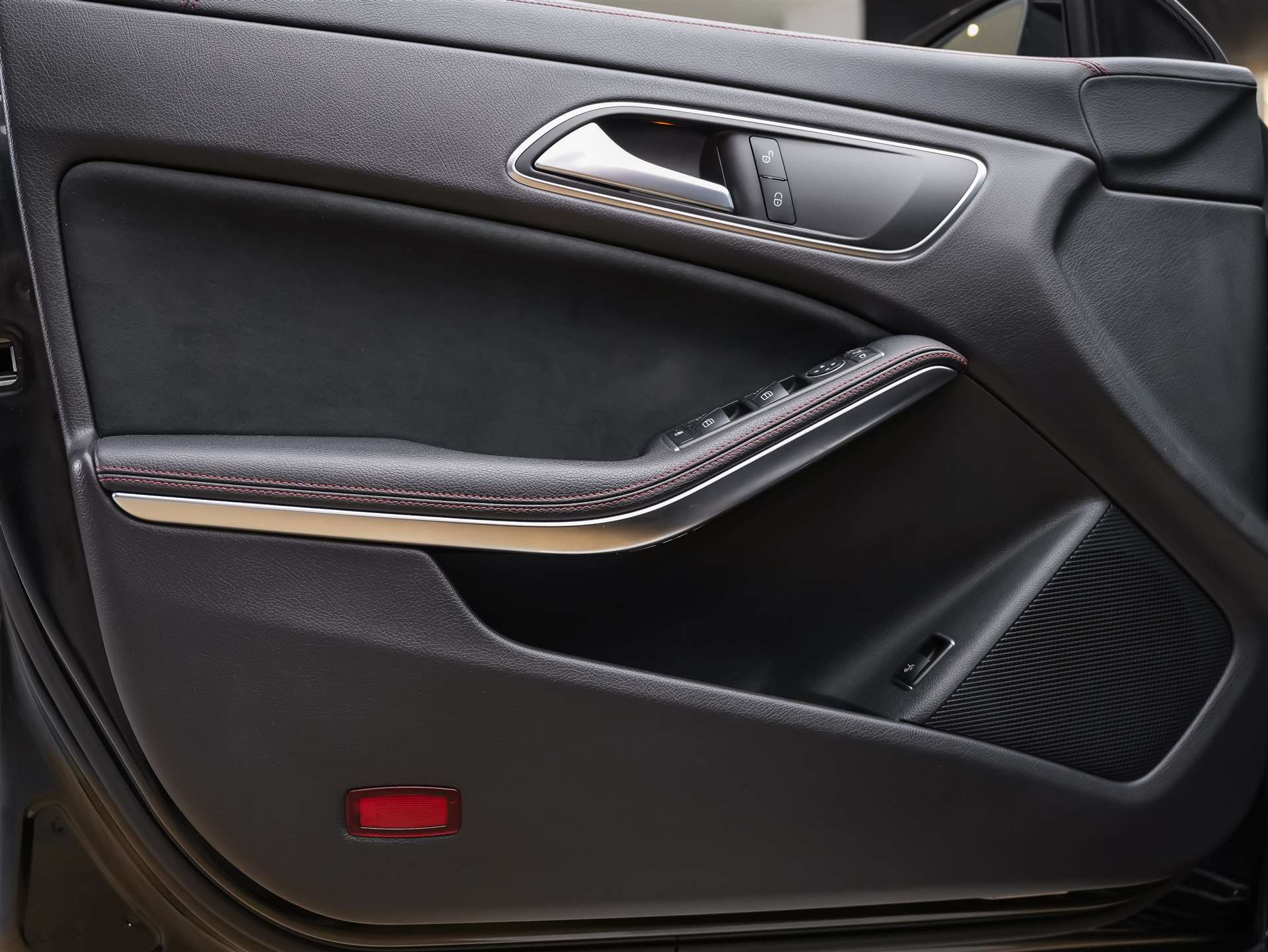 MERCEDES-BENZ CLA Shooting Brake 45 AMG 4Matic Speedshift *Facelift*Panorama*Sitzheizung*-image-25