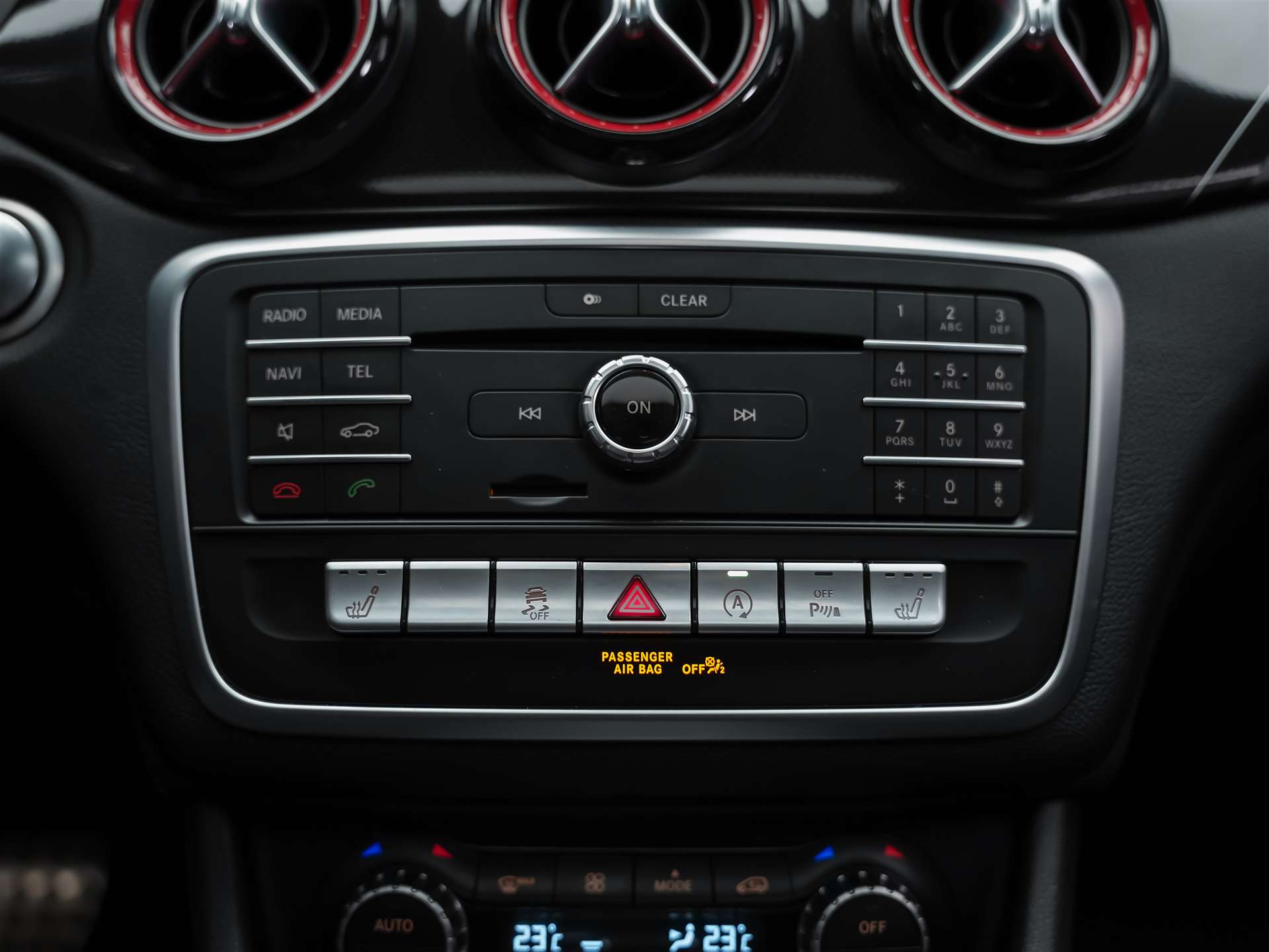 MERCEDES-BENZ CLA Shooting Brake 45 AMG 4Matic Speedshift *Facelift*Panorama*Sitzheizung*-image-23
