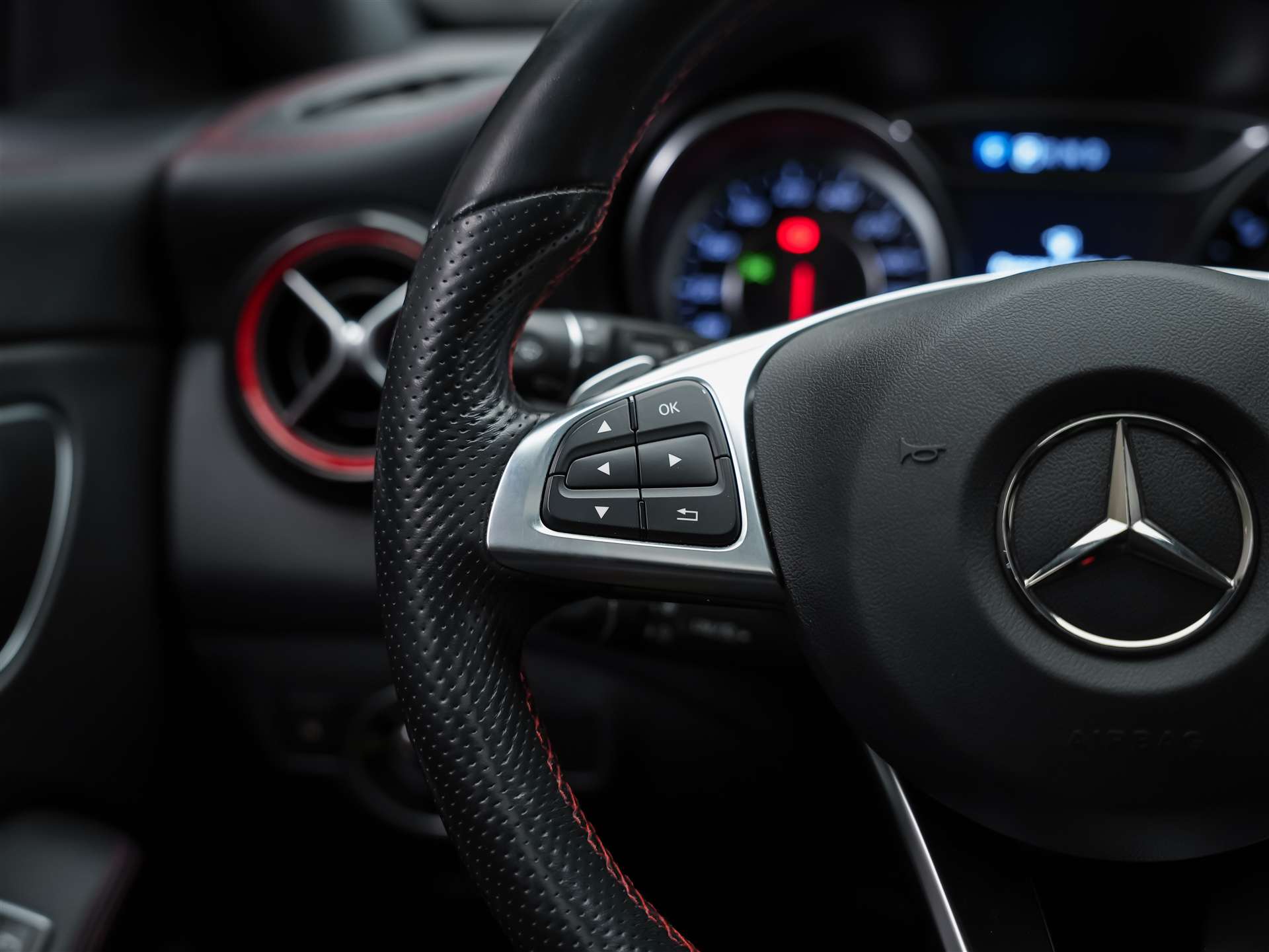 MERCEDES-BENZ CLA Shooting Brake 45 AMG 4Matic Speedshift *Facelift*Panorama*Sitzheizung*-image-28
