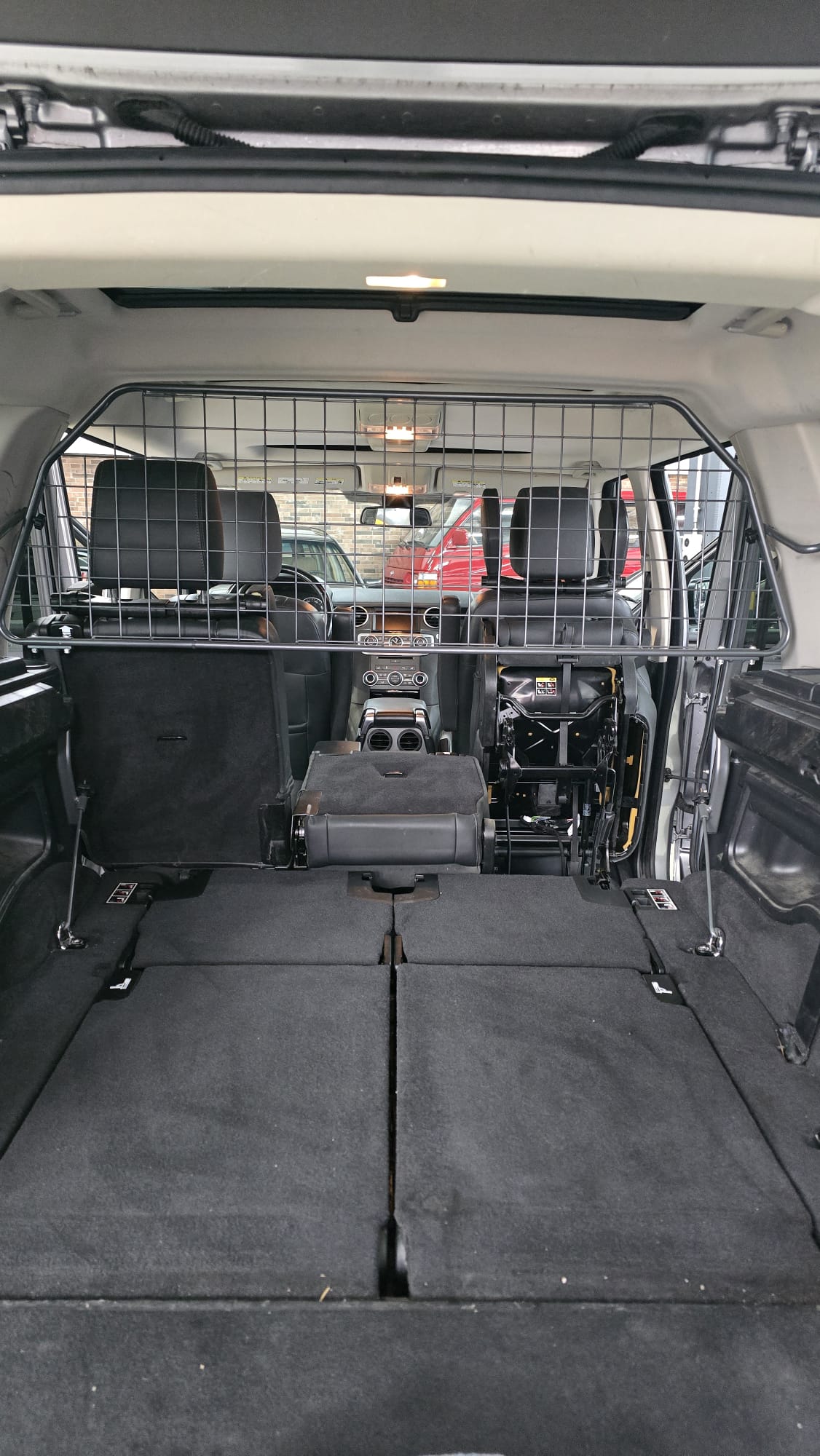 LAND ROVER Discovery 3.0 SDV6 HSE Automatic-image-22