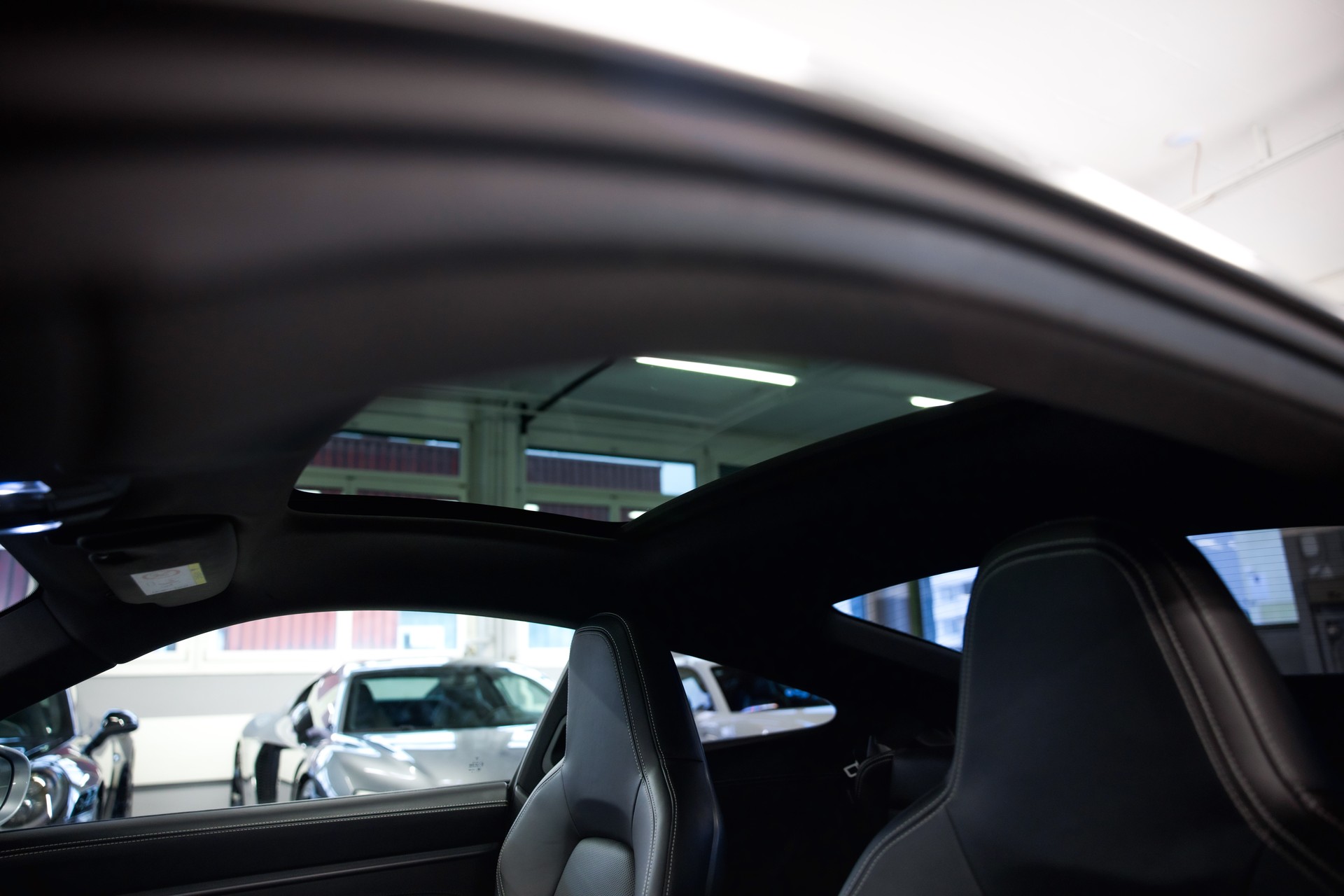 PORSCHE 911 Carrera 4S *approved Garantie*-image-19