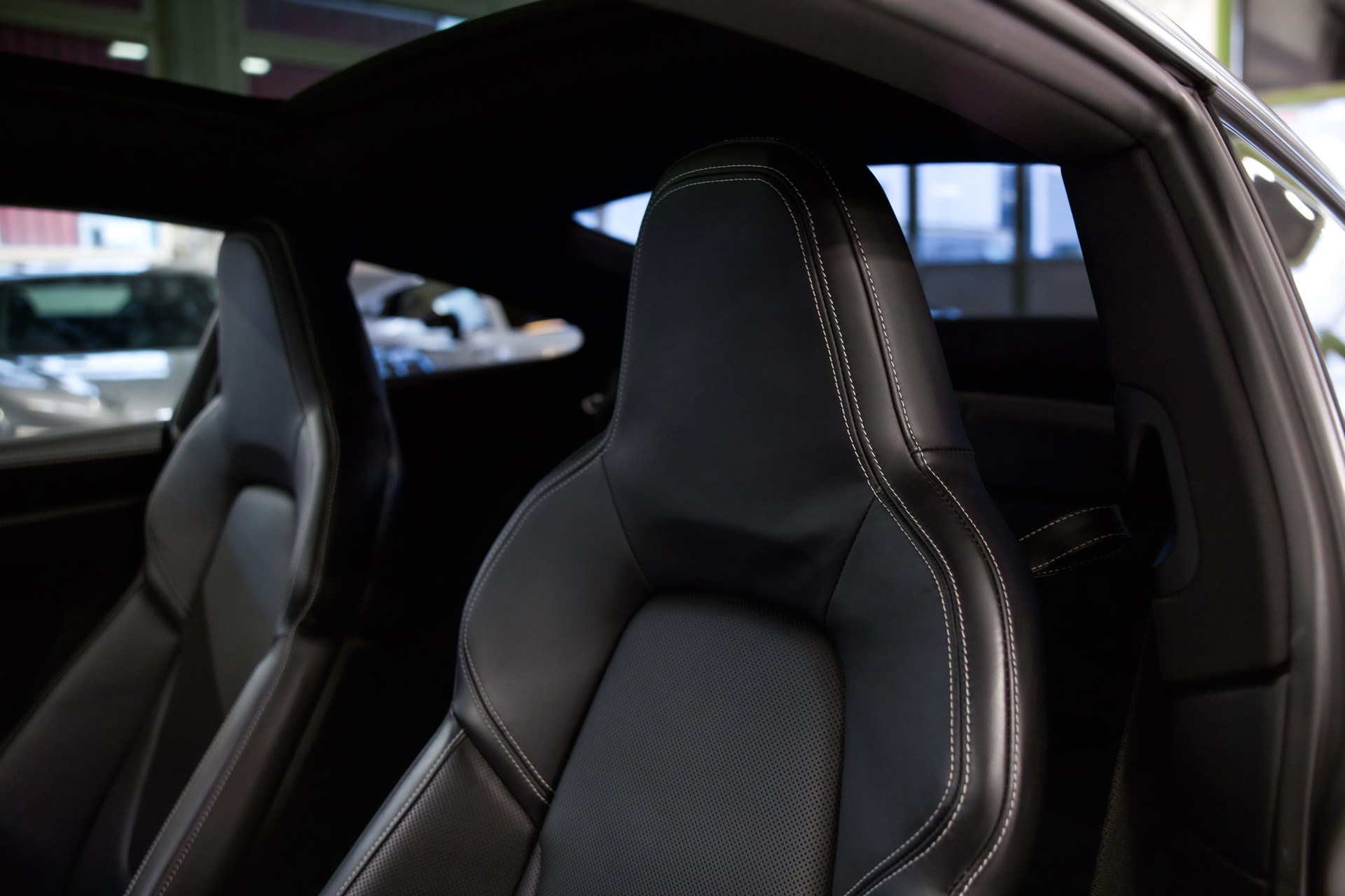 PORSCHE 911 Carrera 4S *approved Garantie*-image-18