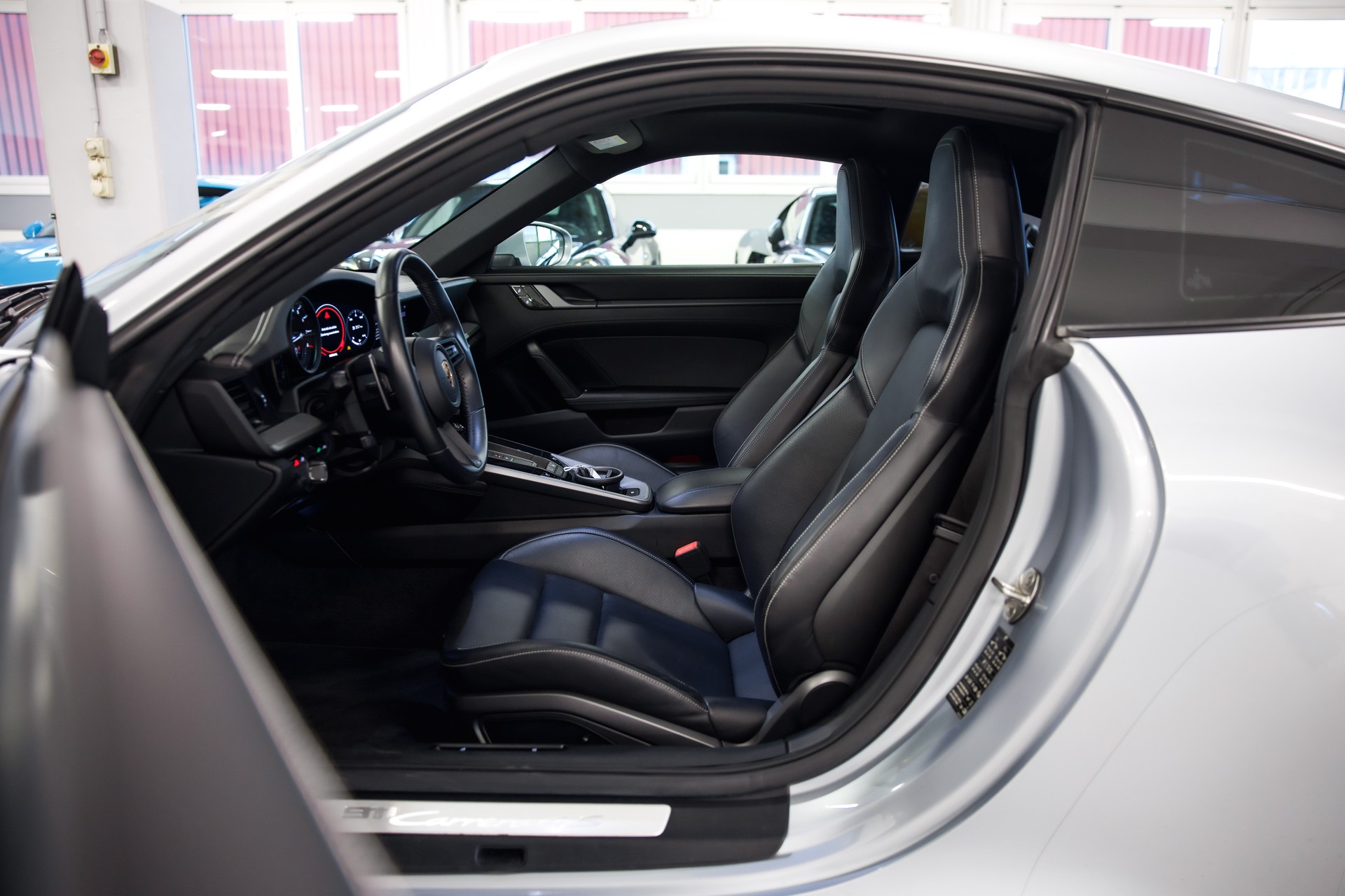 PORSCHE 911 Carrera 4S *approved Garantie*-image-15