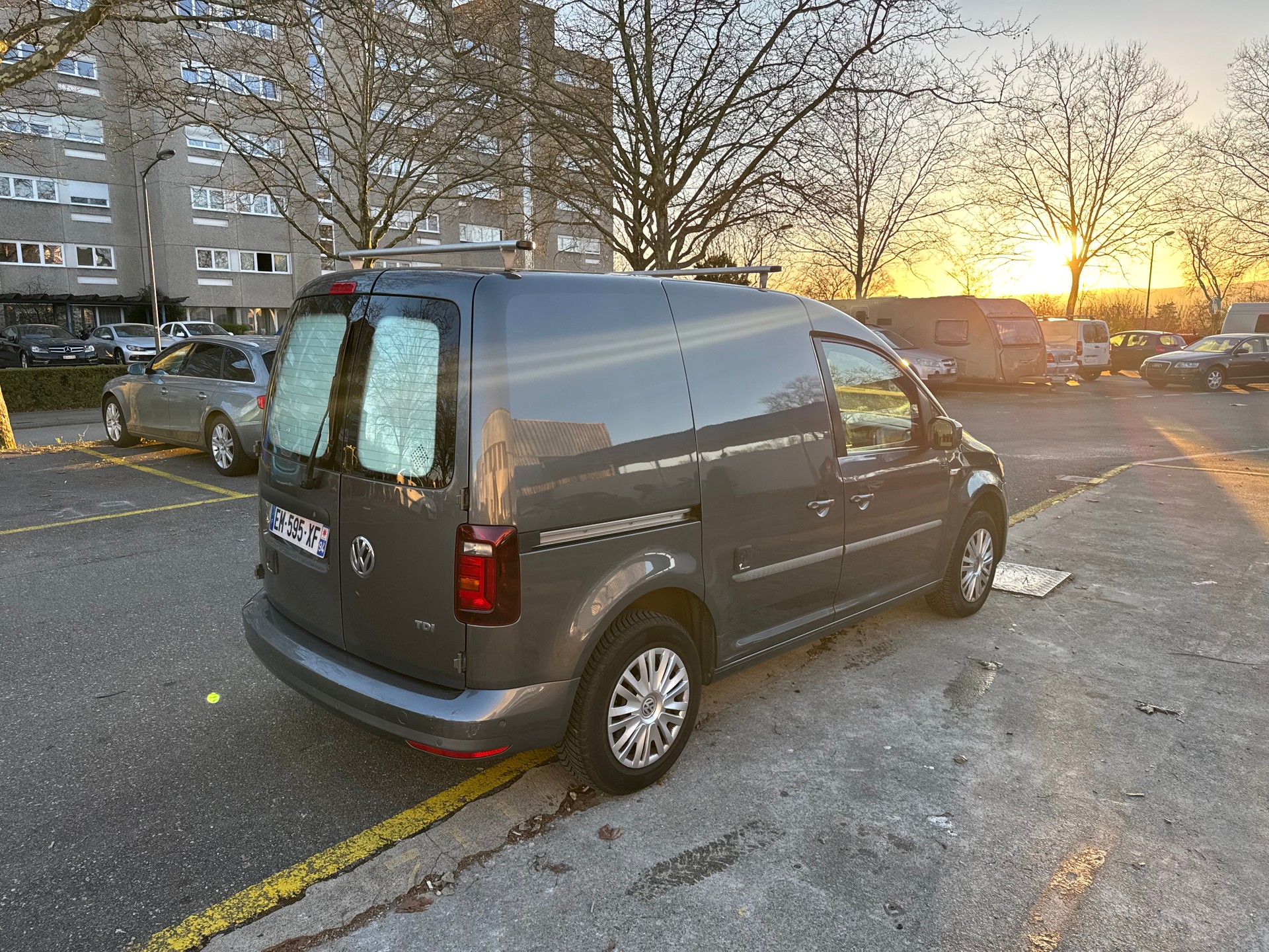 VW Caddy Maxi 2.0TDI BlueMotion Technology DSG-showroom-element-3