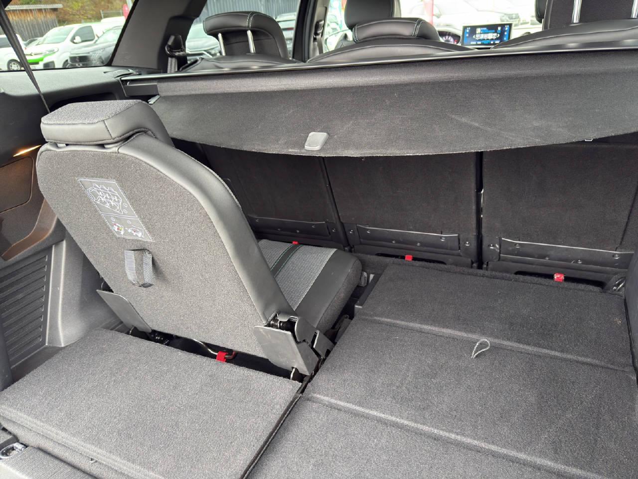 PEUGEOT 5008 1.2 PureTech Allure Pack-image-12