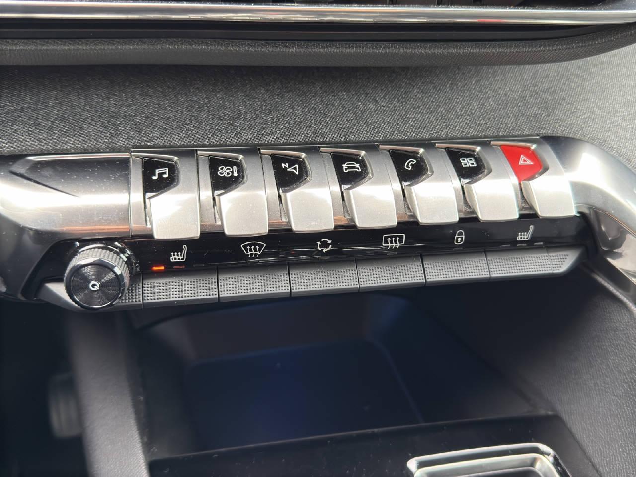 PEUGEOT 5008 1.2 PureTech Allure Pack-image-14
