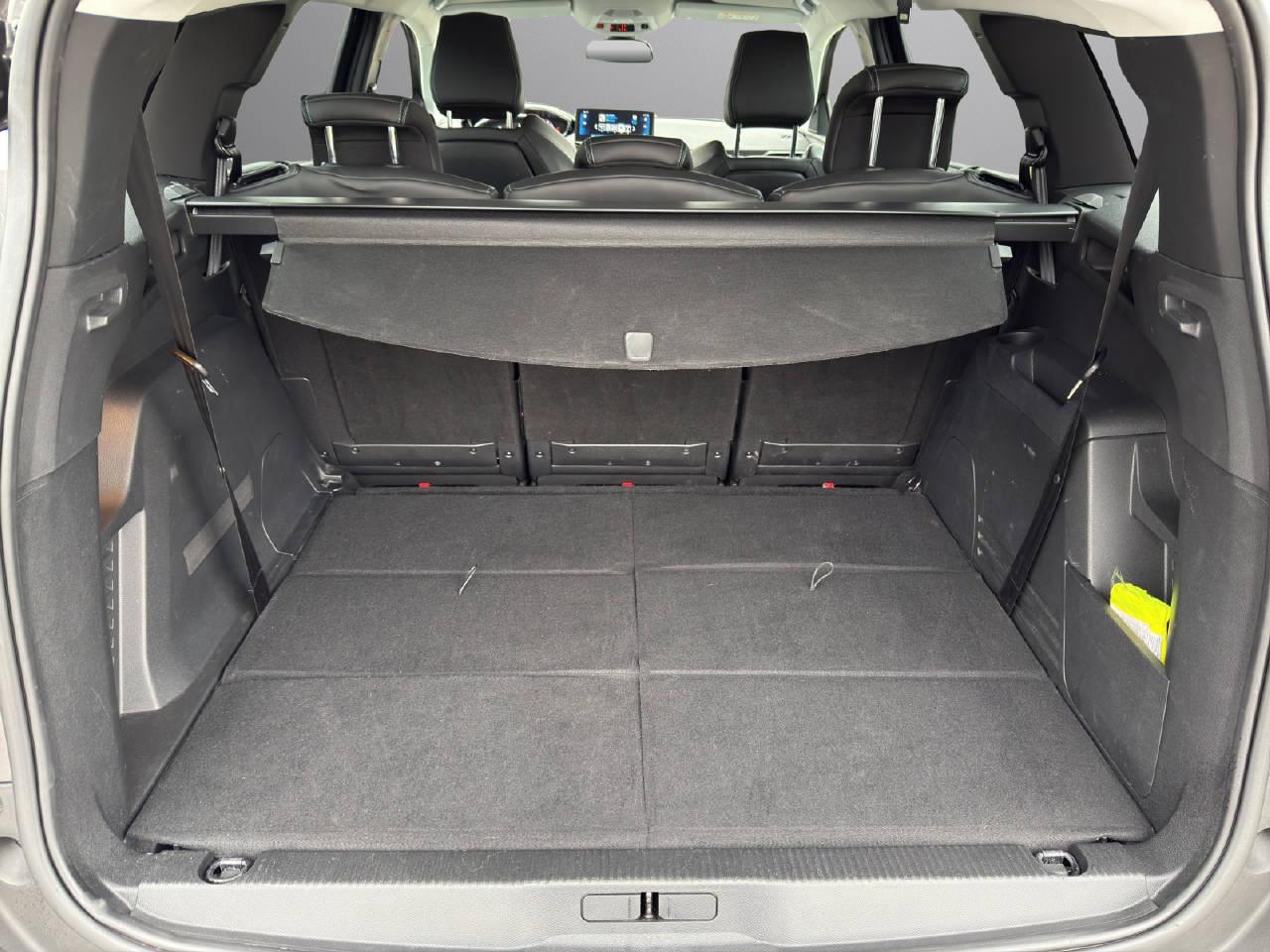 PEUGEOT 5008 1.2 PureTech Allure Pack-image-10