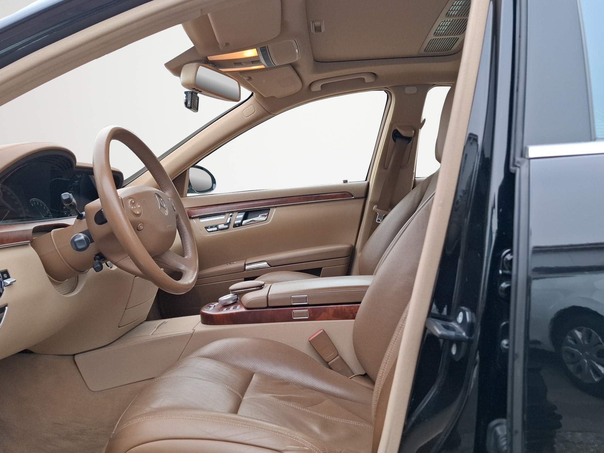 MERCEDES-BENZ S 500 4Matic 7G-Tronic-image-12