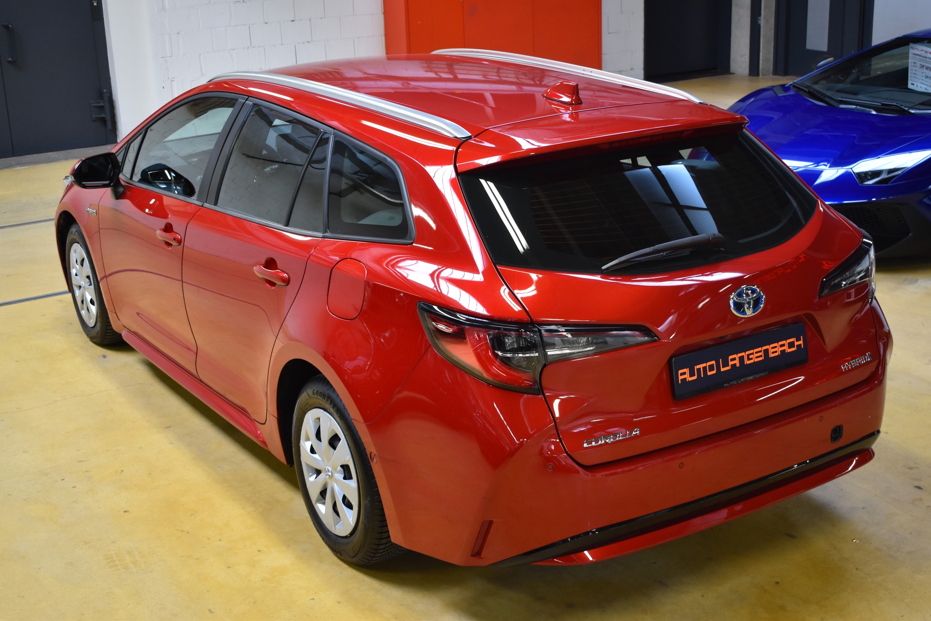 TOYOTA Corolla Touring Sports 1.8 HSD Comfort e-CVT - FaceLift Model 2021-showroom-element-3