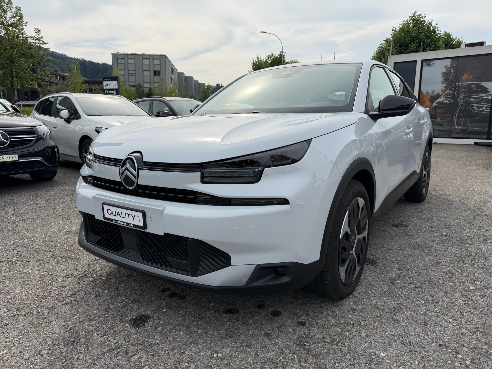 CITROEN C4 1.2 130 Plus EAT8-showroom-element-1