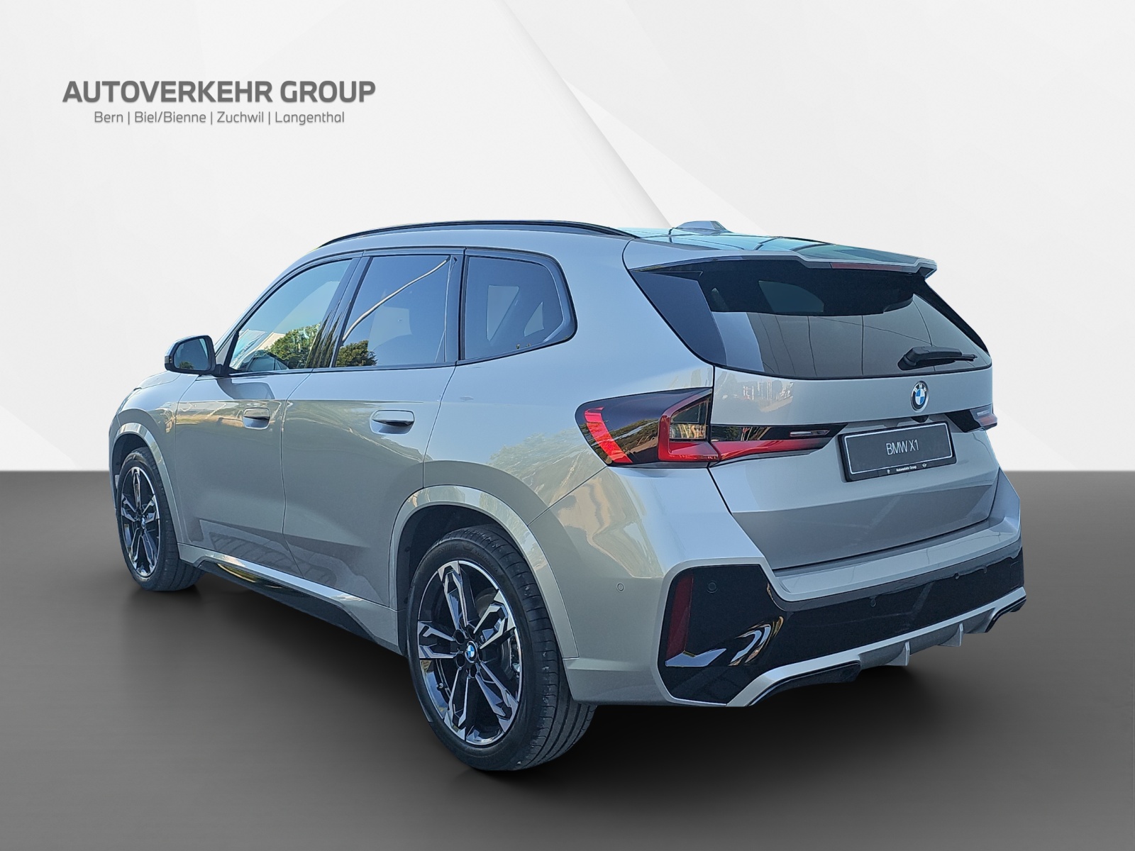 BMW X1 xDrive 23i 48V M Sport-showroom-element-3