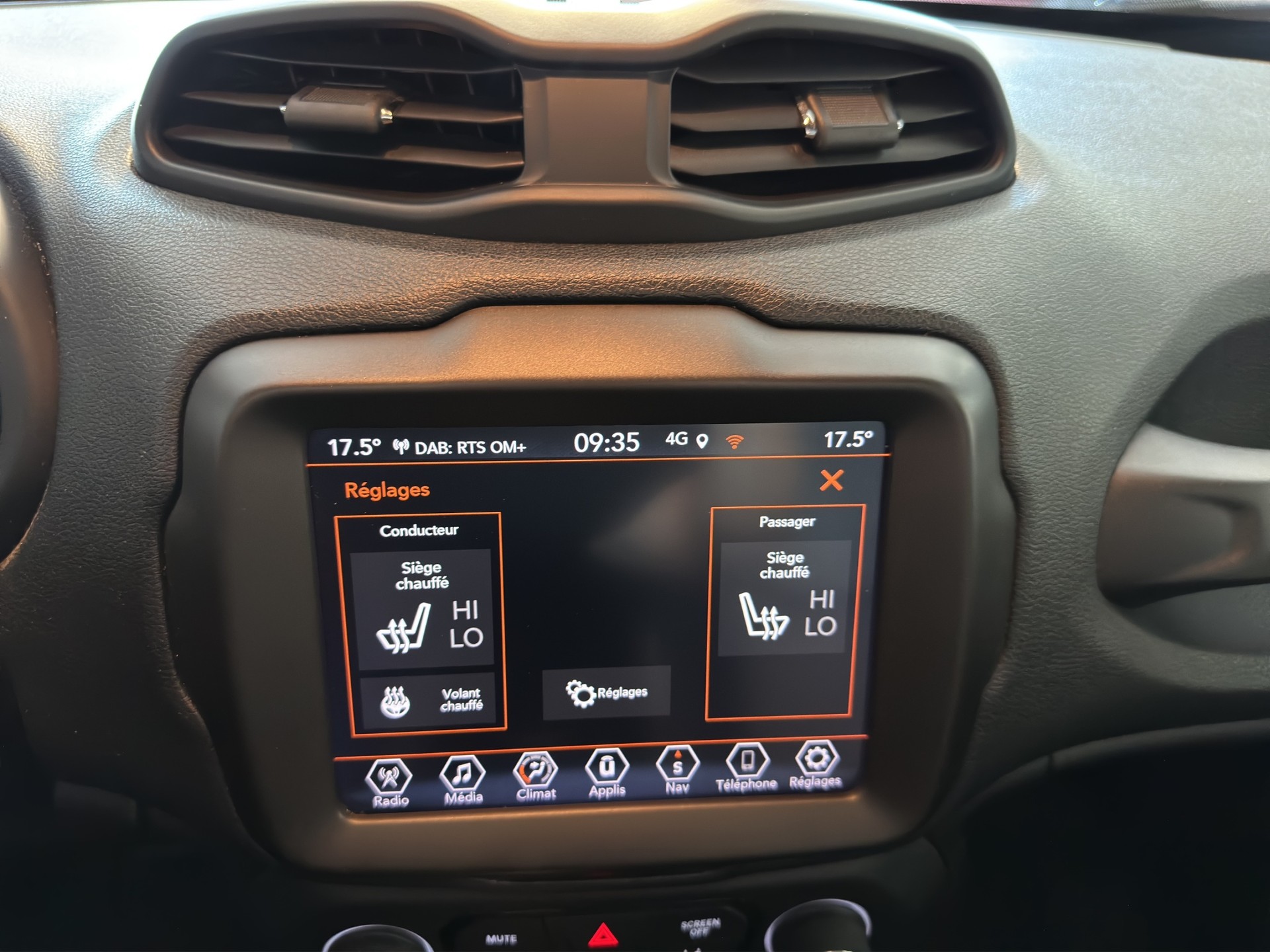 JEEP Renegade 1.3 T PHEV S AWD-image-16