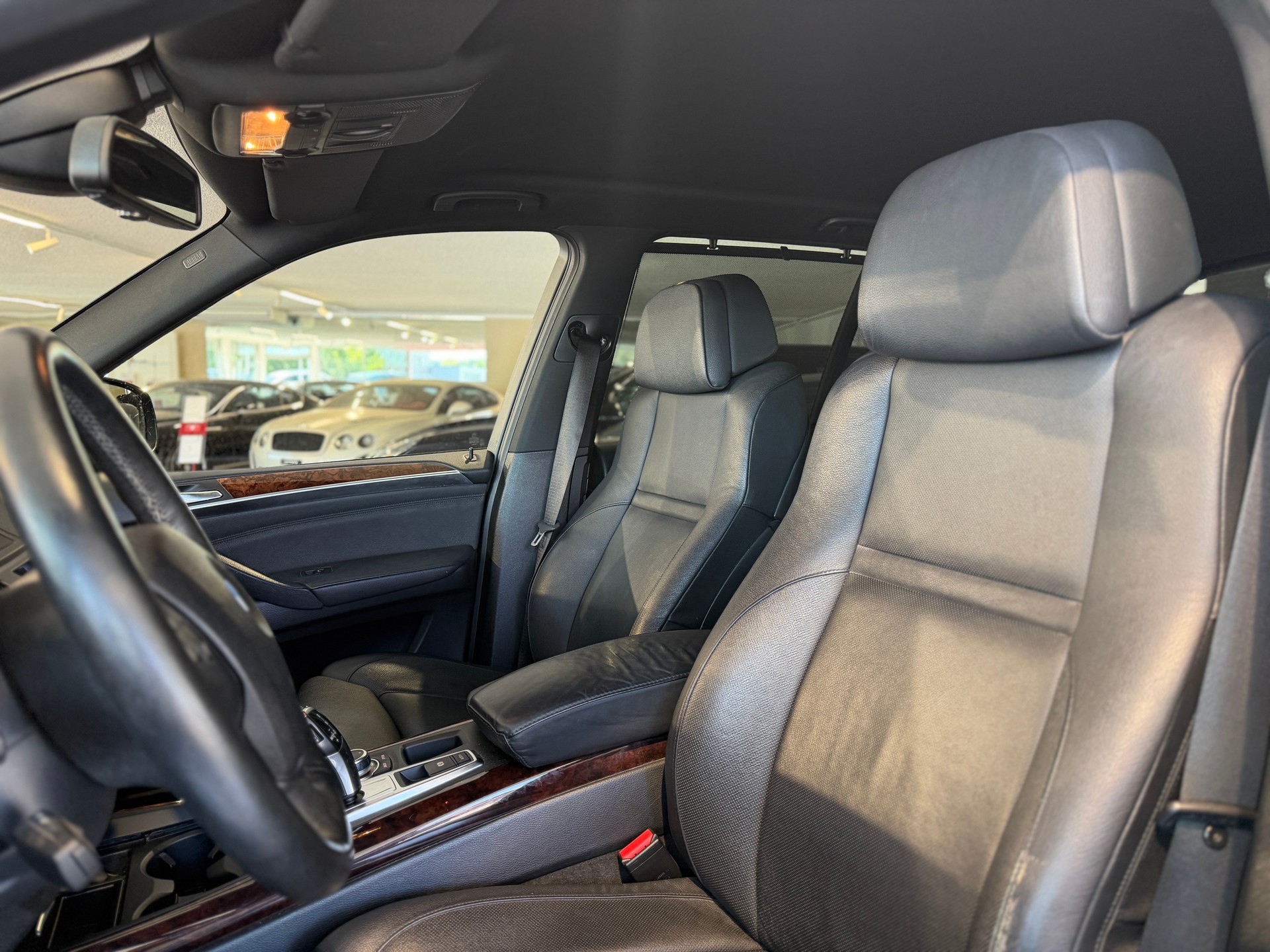 BMW X5 xDrive 50i Steptronic-image-11