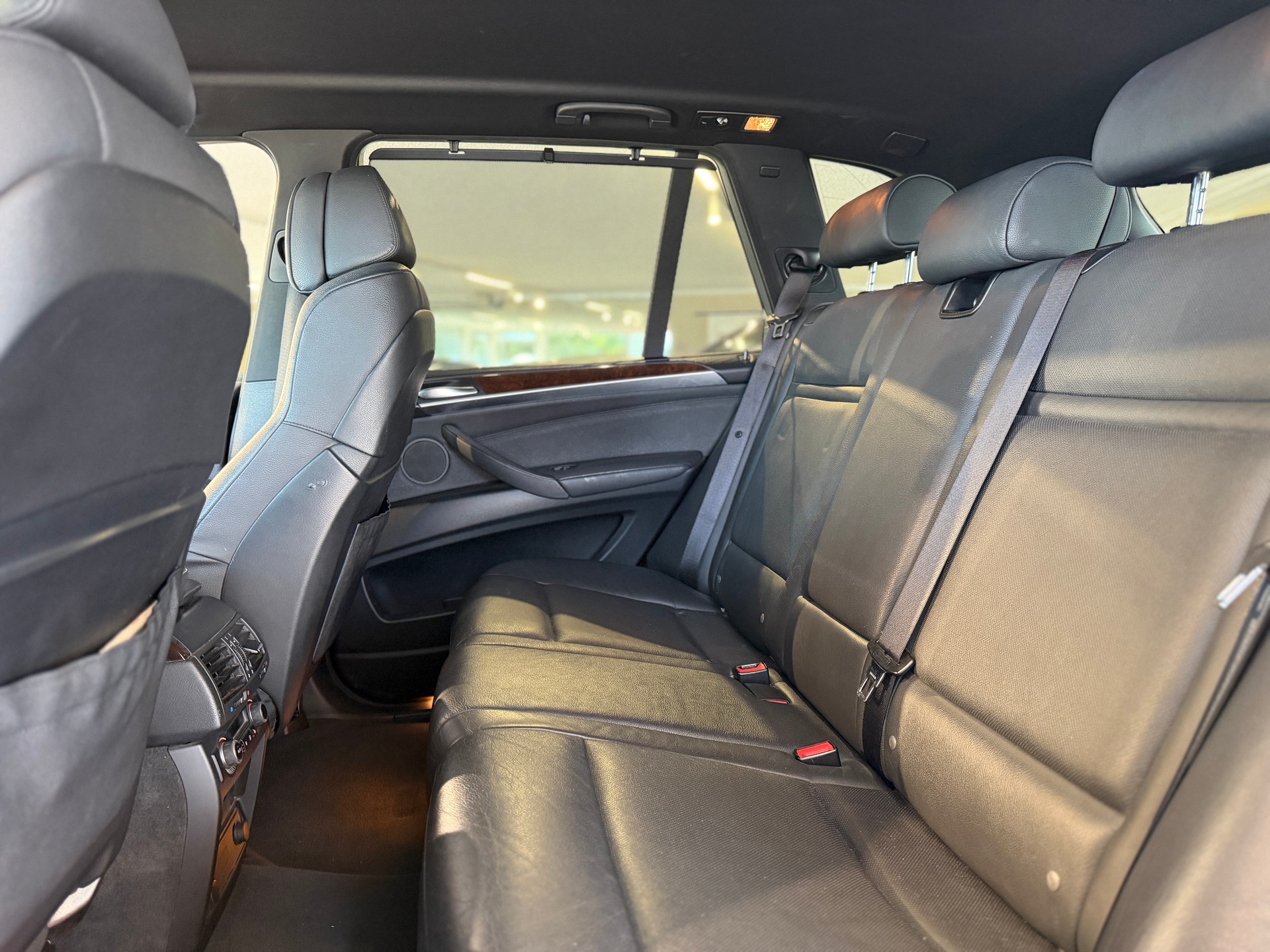 BMW X5 xDrive 50i Steptronic-image-14