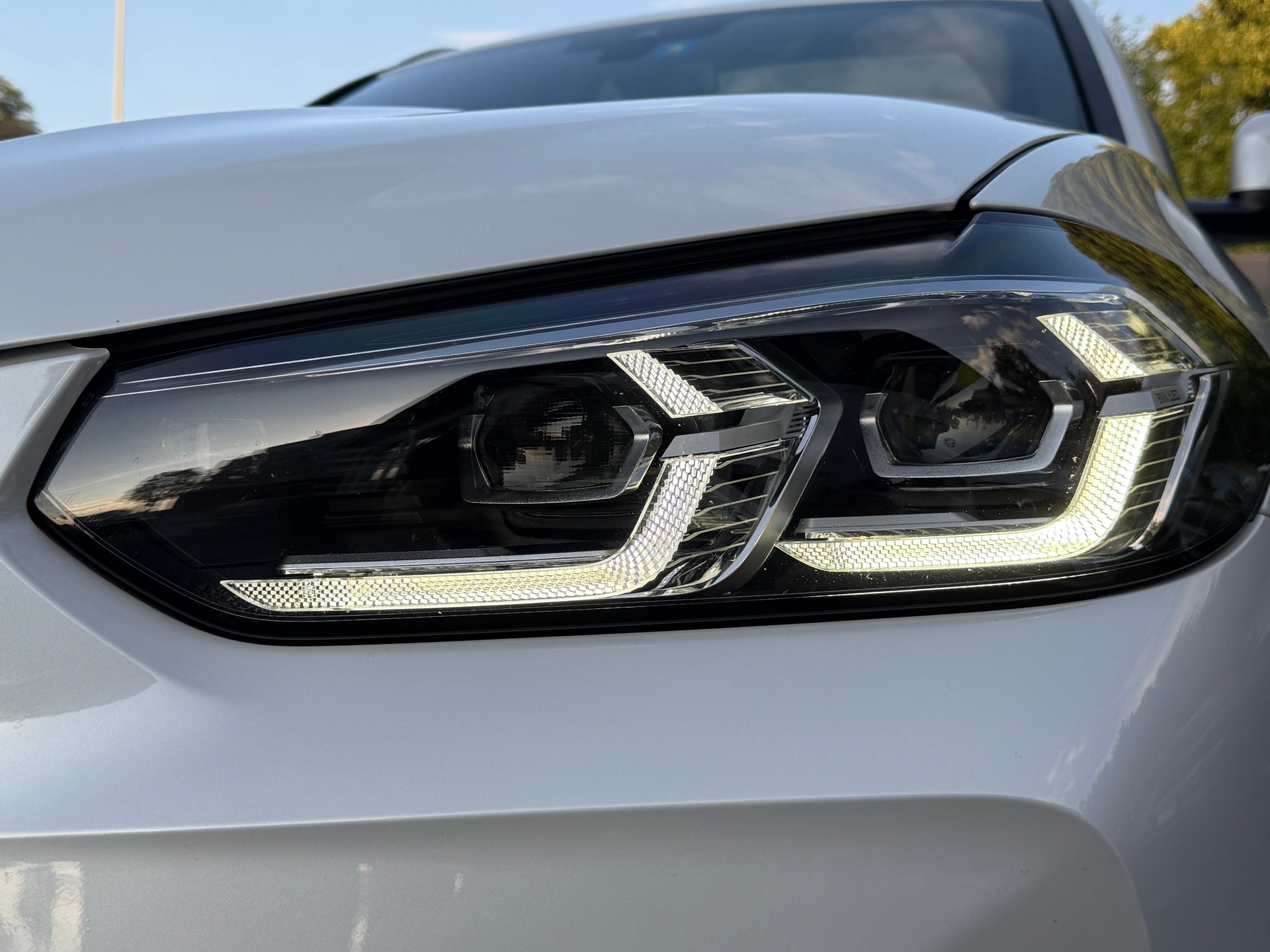 BMW X3 xDrive 48V 30d Mineralweiss Metallic&Panoramadach-image-29