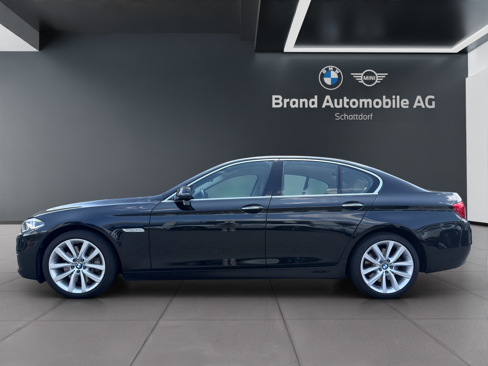 BMW 550i xDrive SAG-showroom-element-1