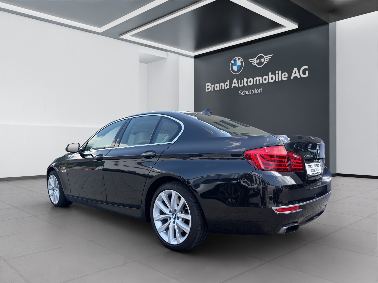 BMW 550i xDrive SAG-showroom-element-2