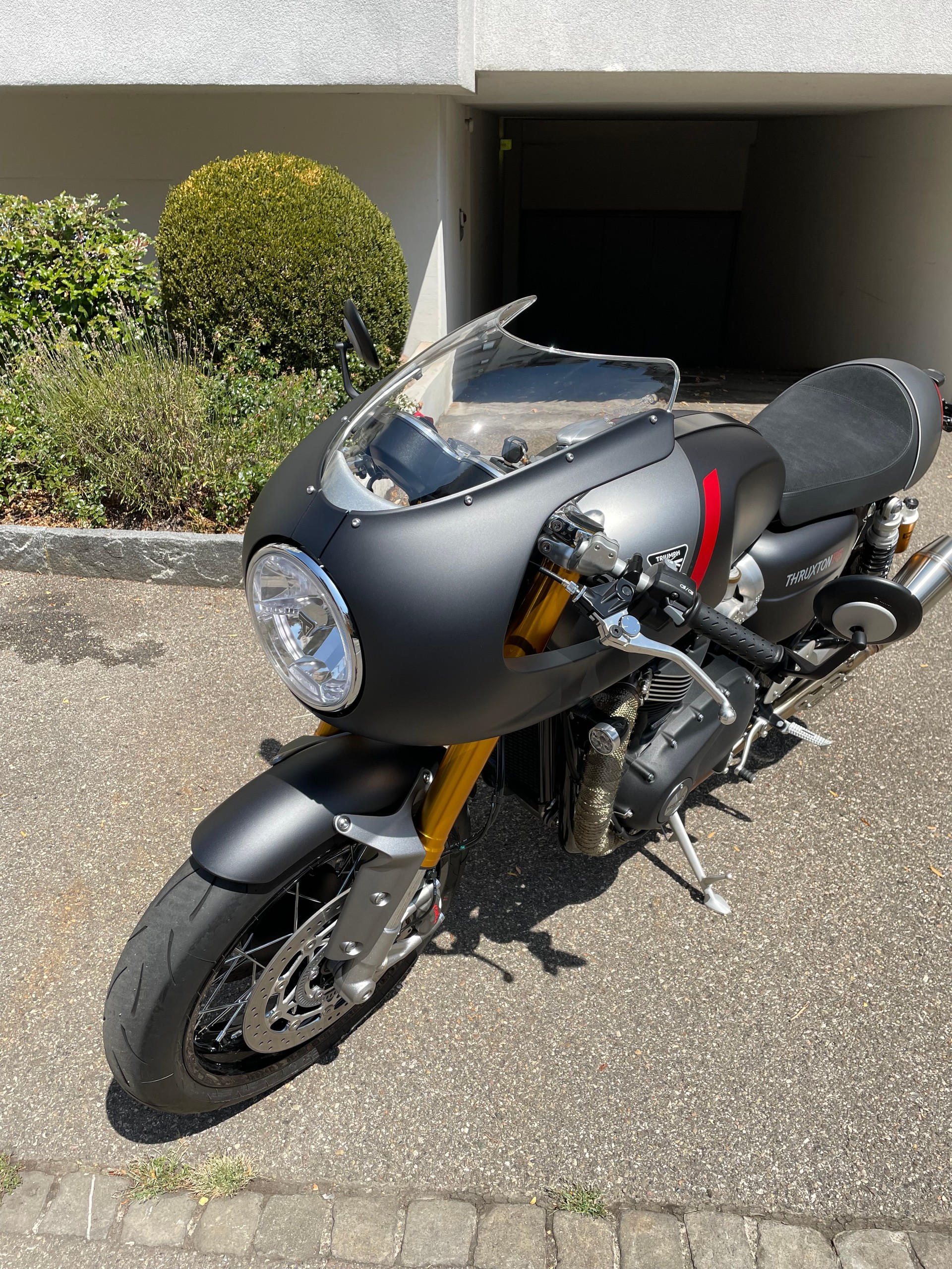TRIUMPH Thruxton 1200 i RS Special Edition-image-8