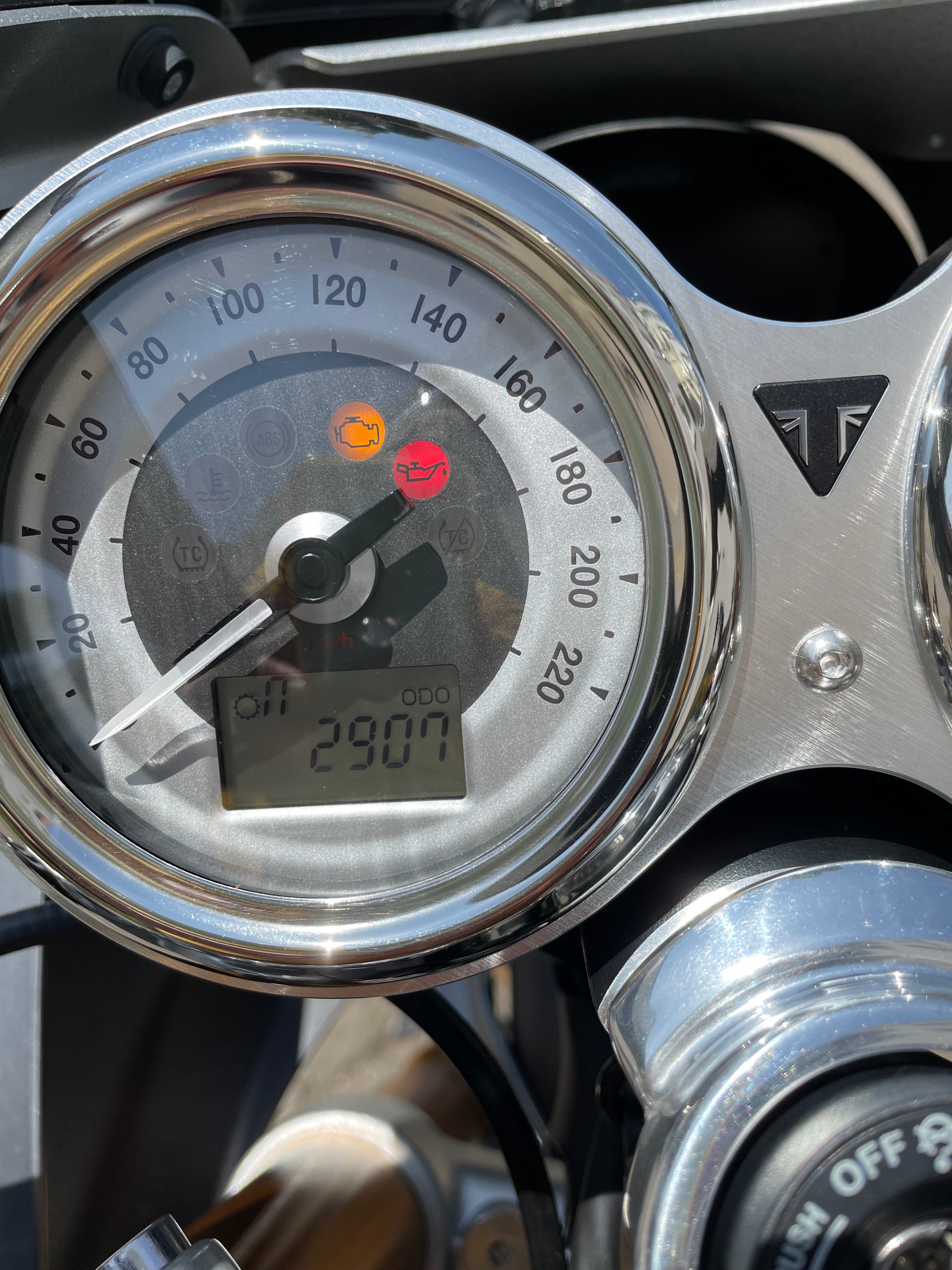 TRIUMPH Thruxton 1200 i RS Special Edition-image-4