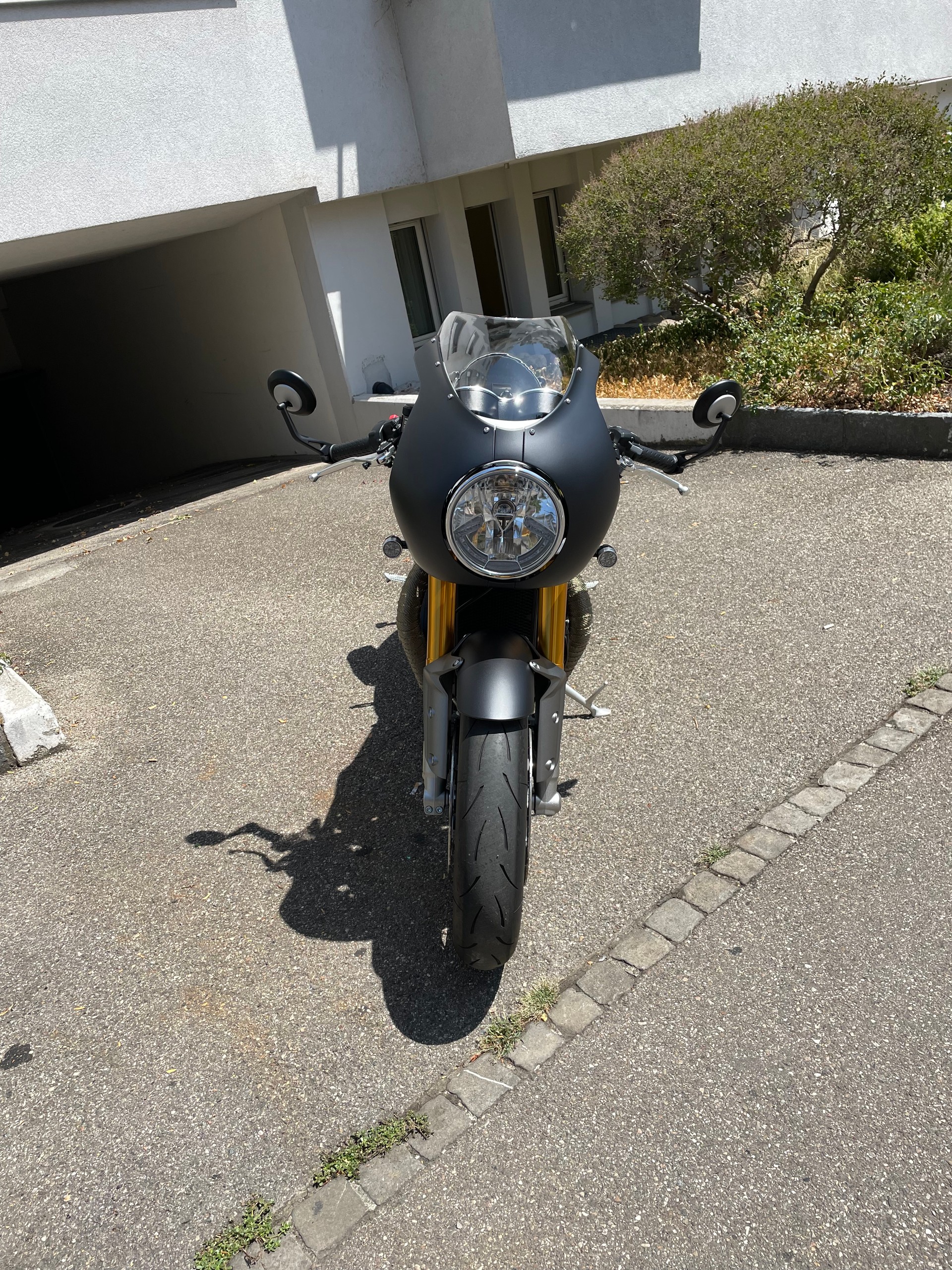 TRIUMPH Thruxton 1200 i RS Special Edition-image-1