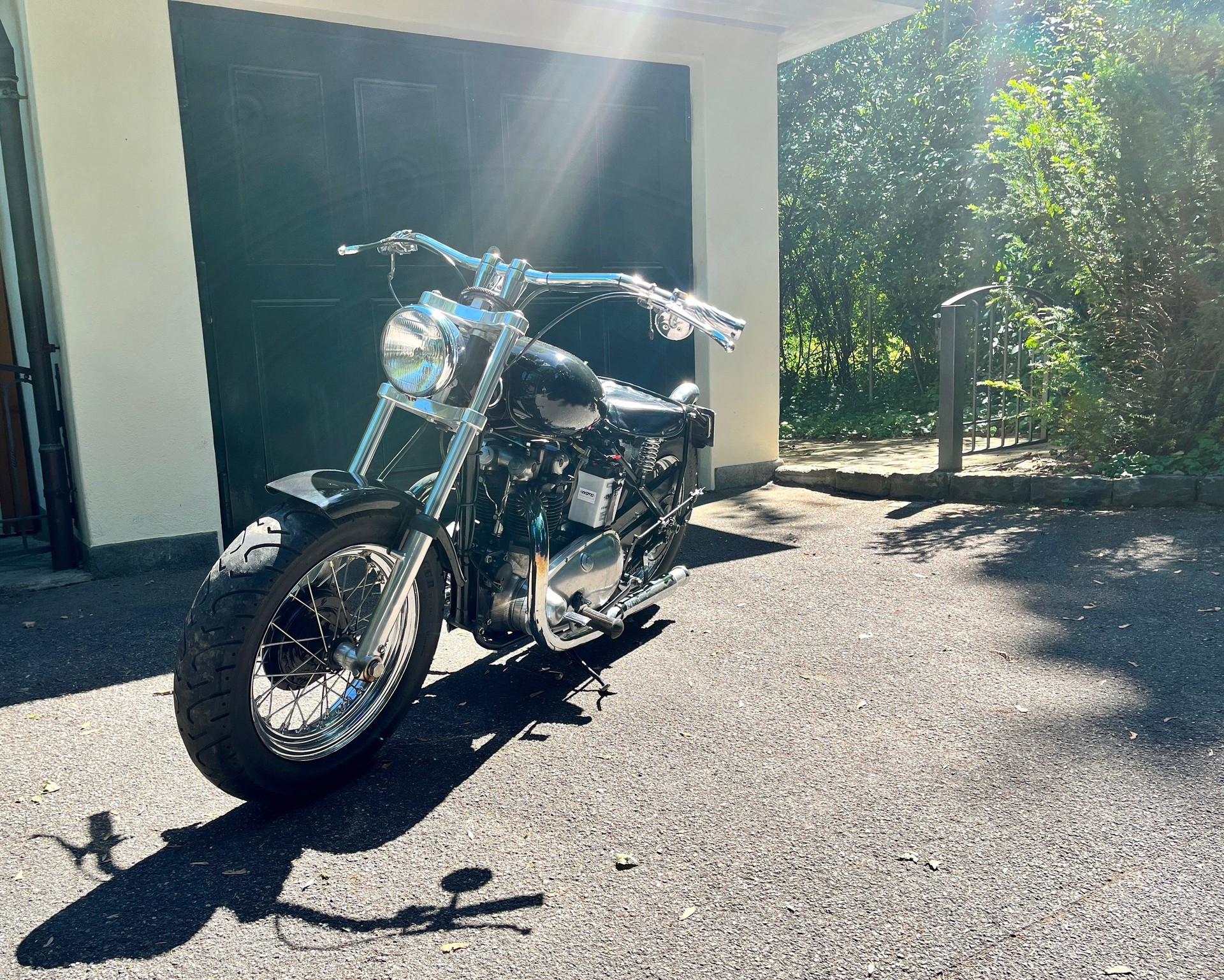 TRIUMPH 6T-image-2