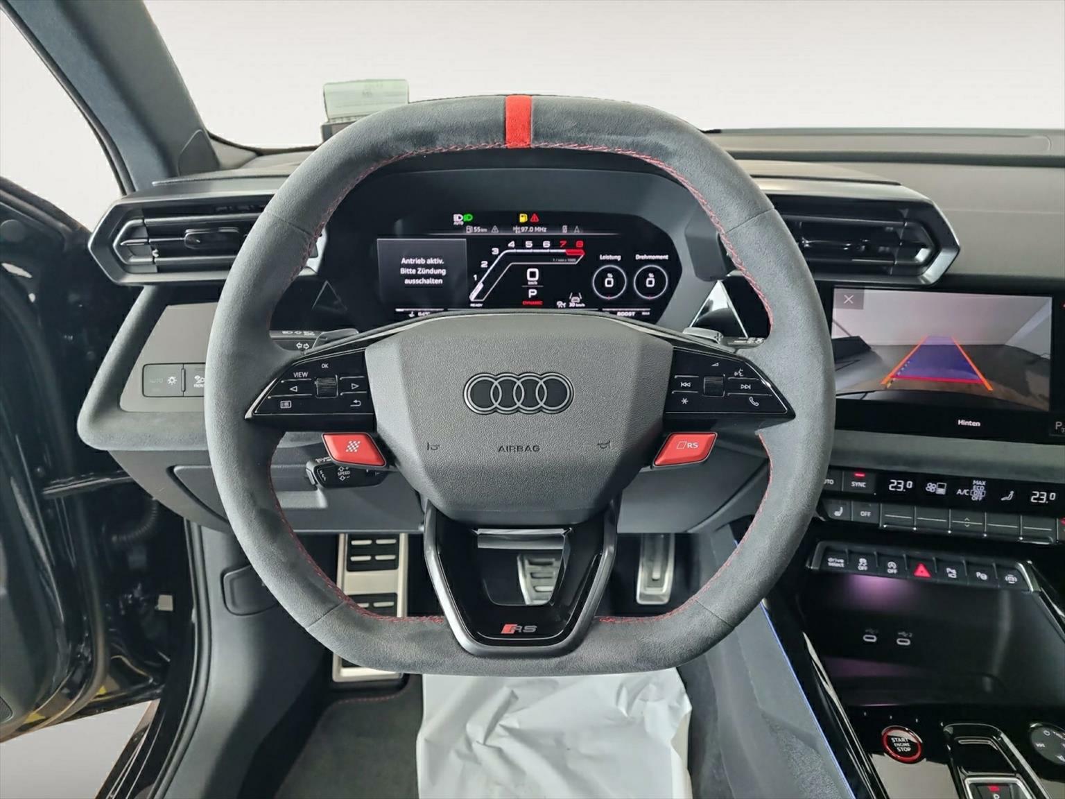 AUDI RS3 Sportback 2.5 TSI quattro S-tronic-image-5