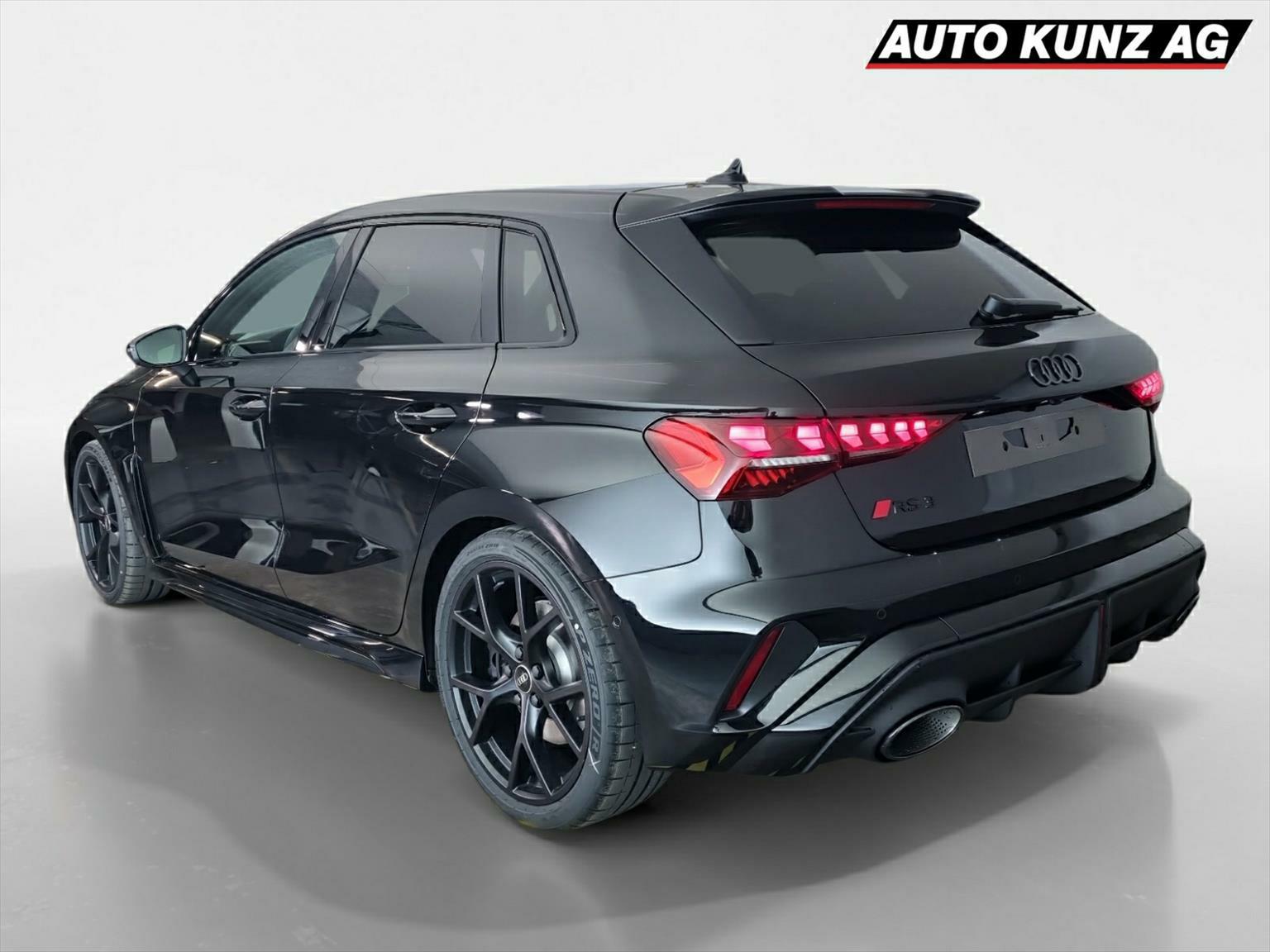 AUDI RS3 Sportback 2.5 TSI quattro S-tronic-showroom-element-1