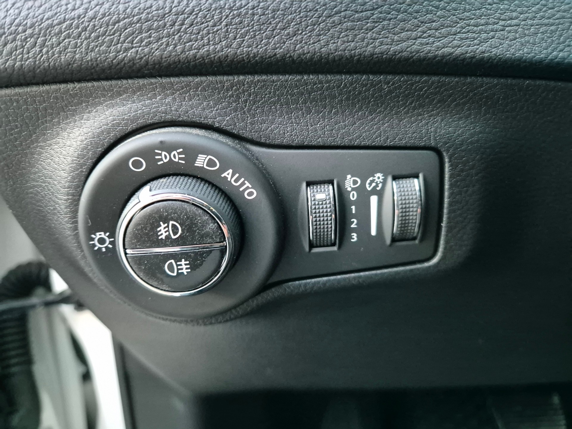 JEEP Compass 1.4 Turbo Limited AWD 9ATX-image-12