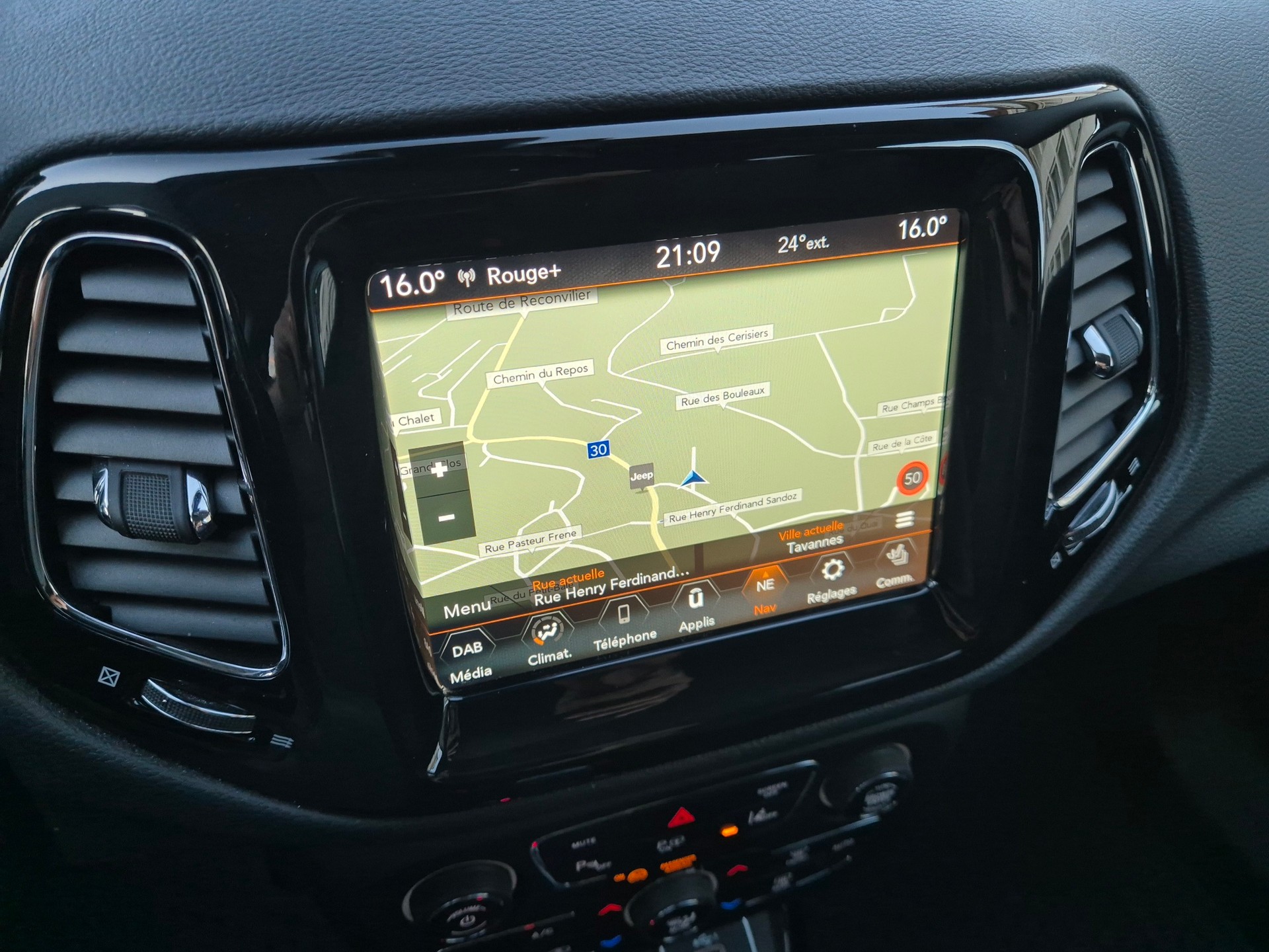 JEEP Compass 1.4 Turbo Limited AWD 9ATX-image-23