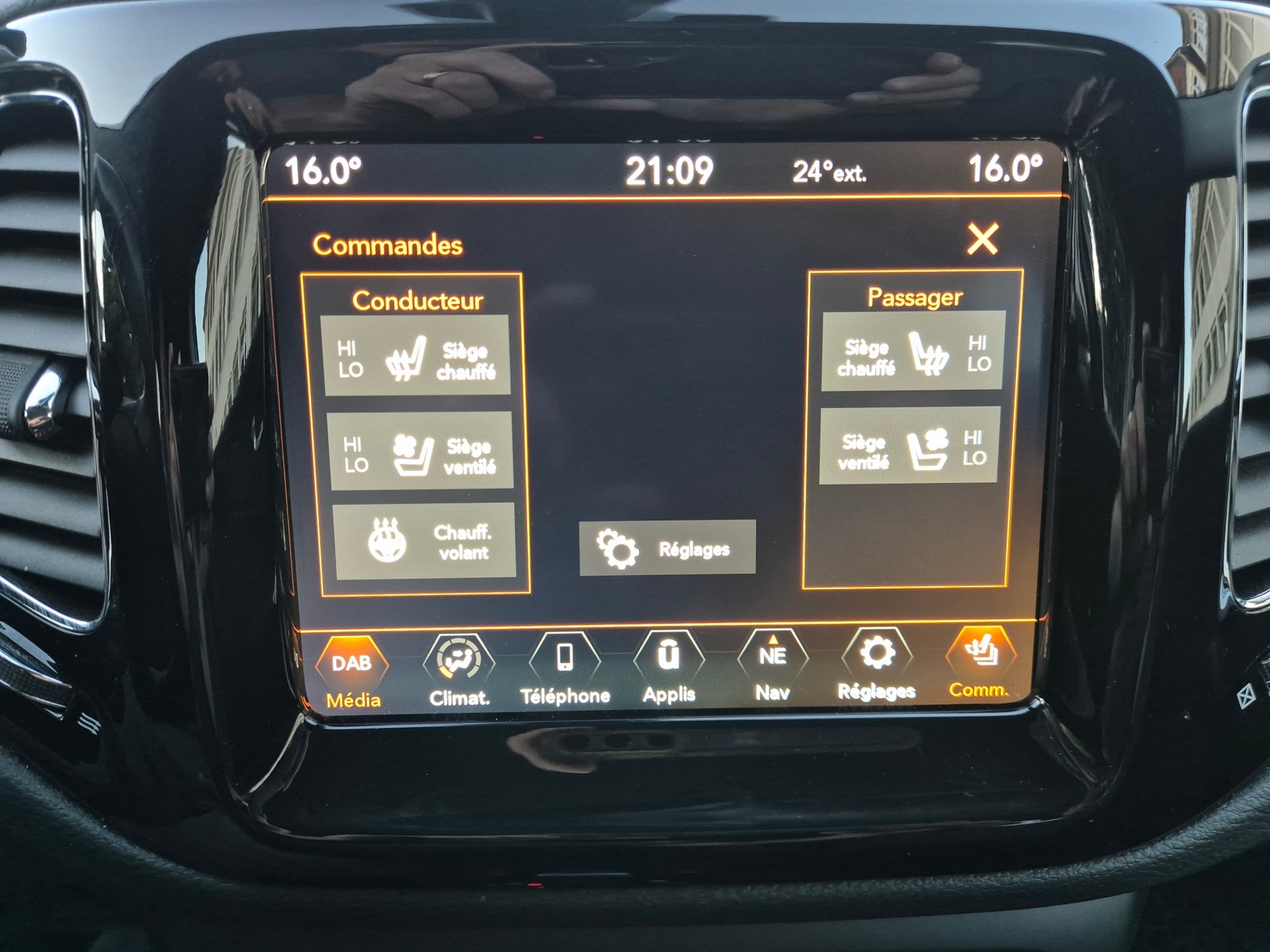JEEP Compass 1.4 Turbo Limited AWD 9ATX-image-22