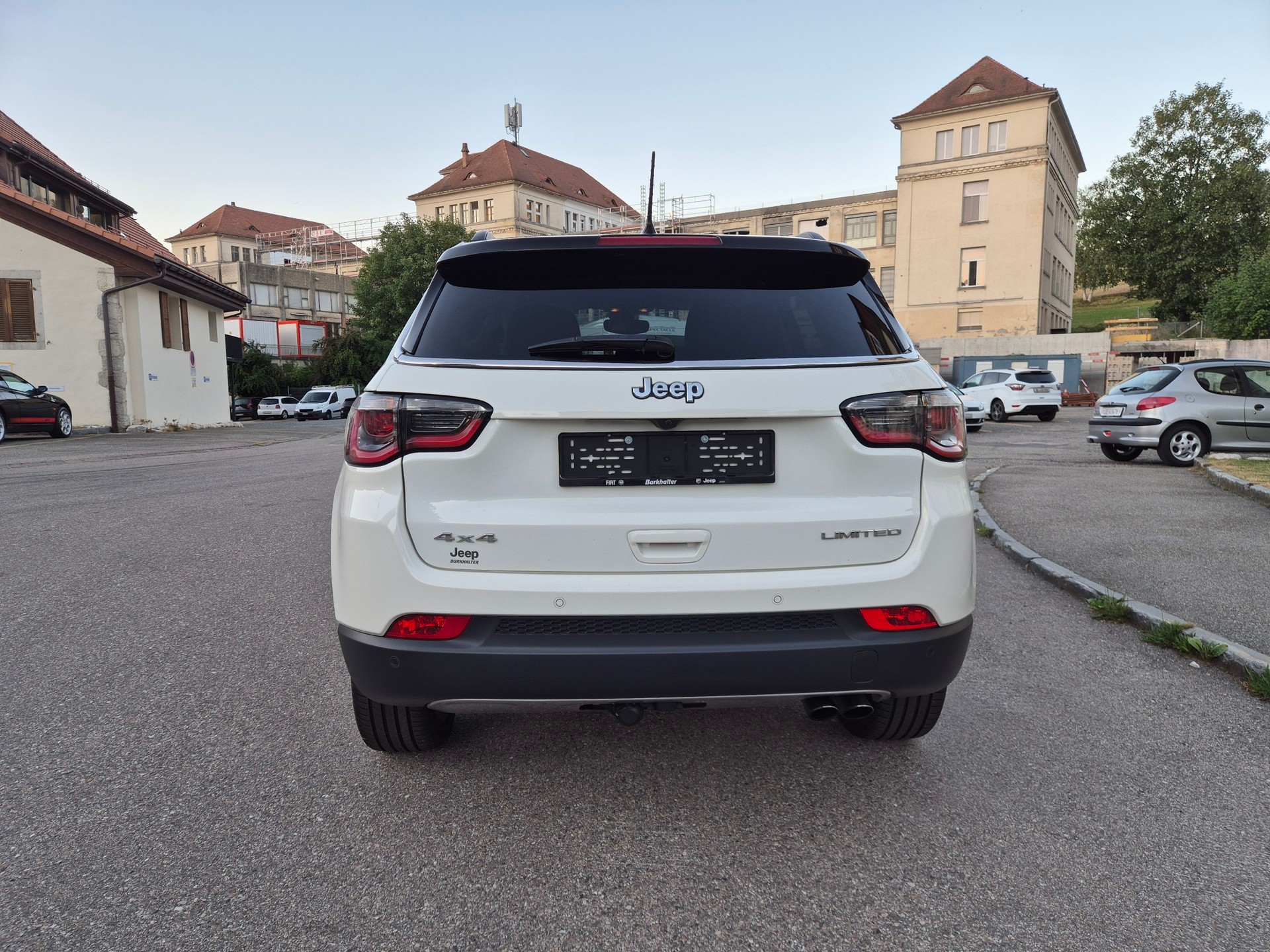 JEEP Compass 1.4 Turbo Limited AWD 9ATX-showroom-element-3