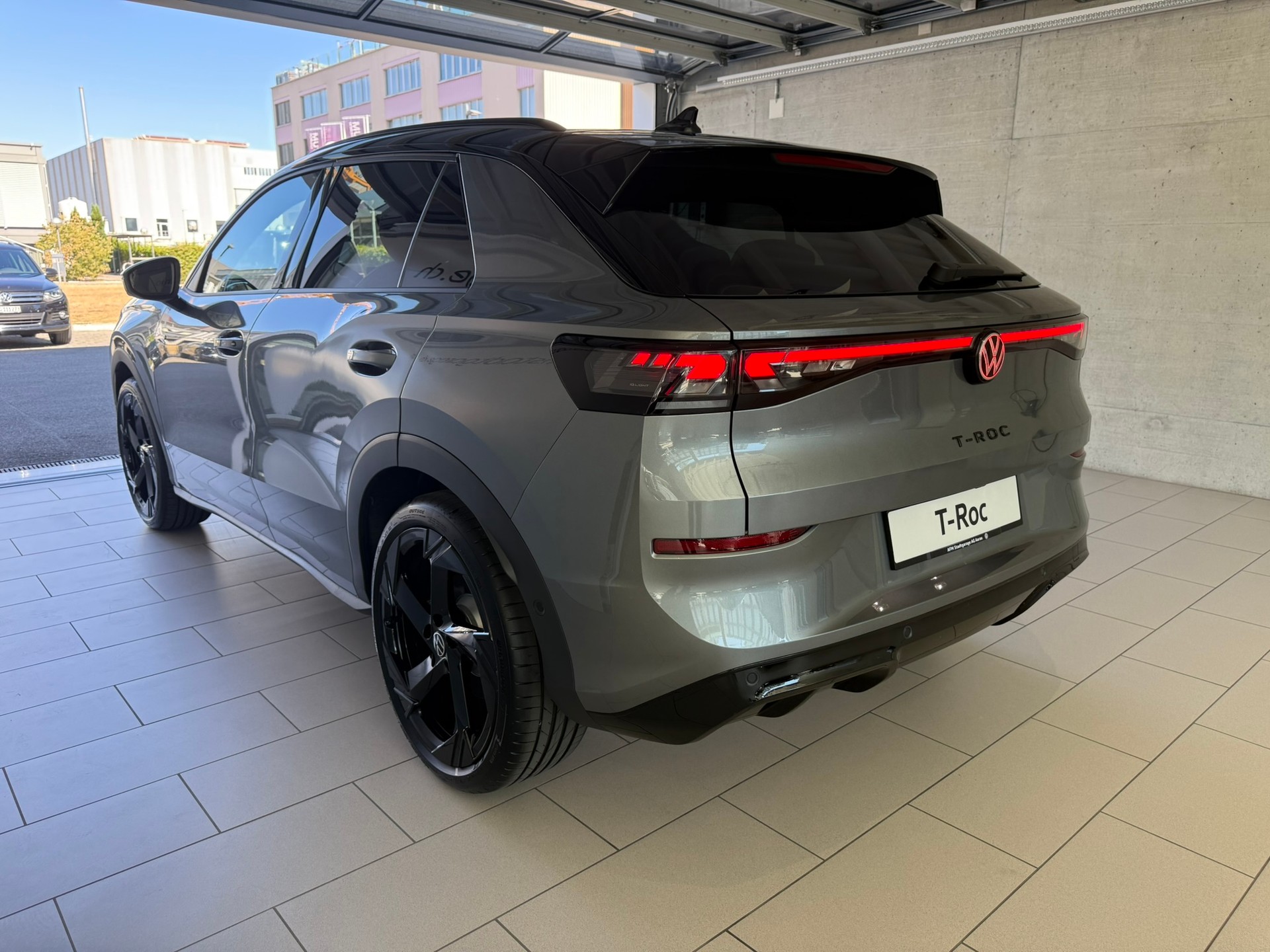 VW T-Roc 1.5 eTSI mHEV R-Line DSG-showroom-element-3