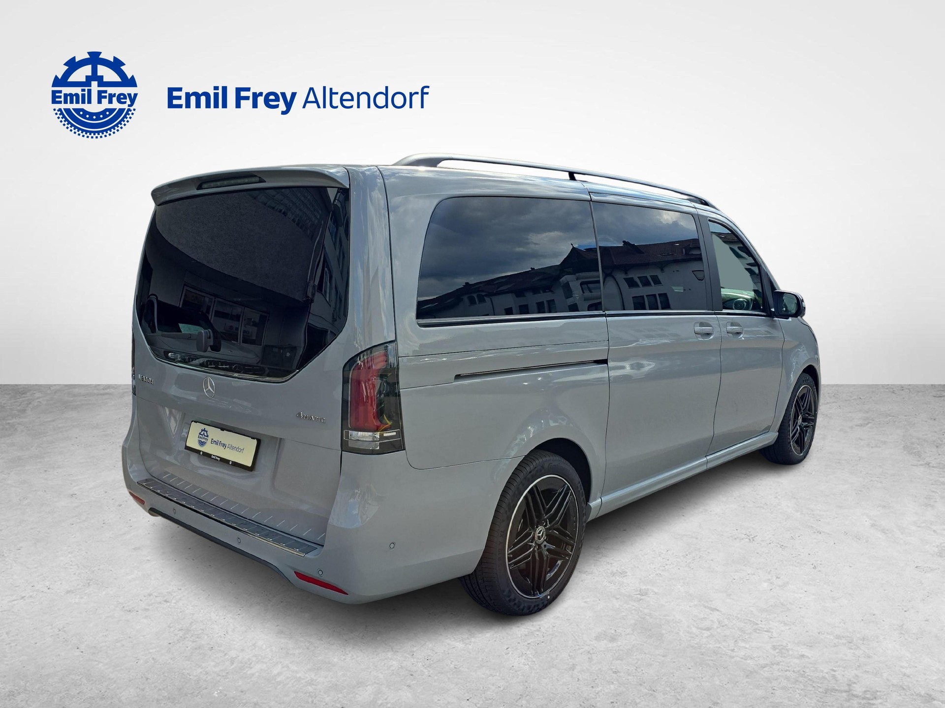 MERCEDES-BENZ V 300 d Excl. Swiss Ed. lang 4MATIC Van-image-4