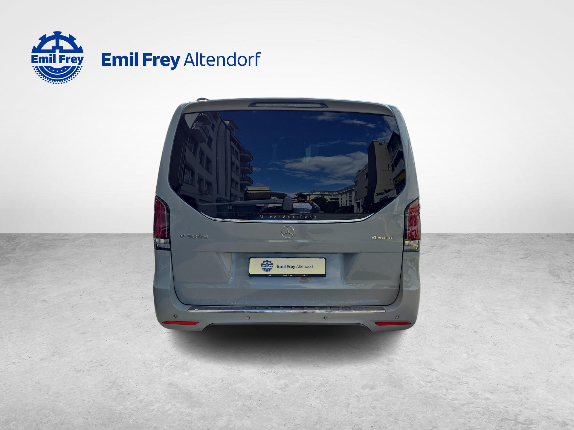 MERCEDES-BENZ V 300 d Excl. Swiss Ed. lang 4MATIC Van-showroom-element-3