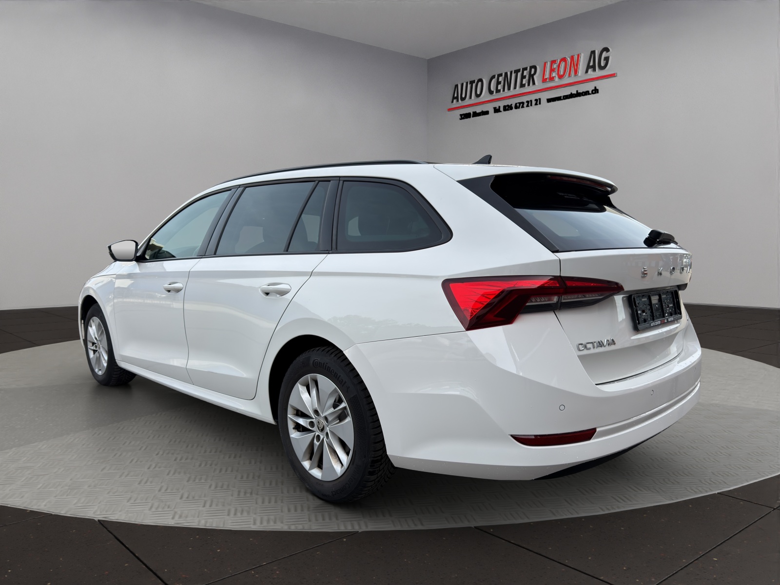 SKODA Octavia Combi 2.0 TDI DSG Ambition 4x4-showroom-element-3