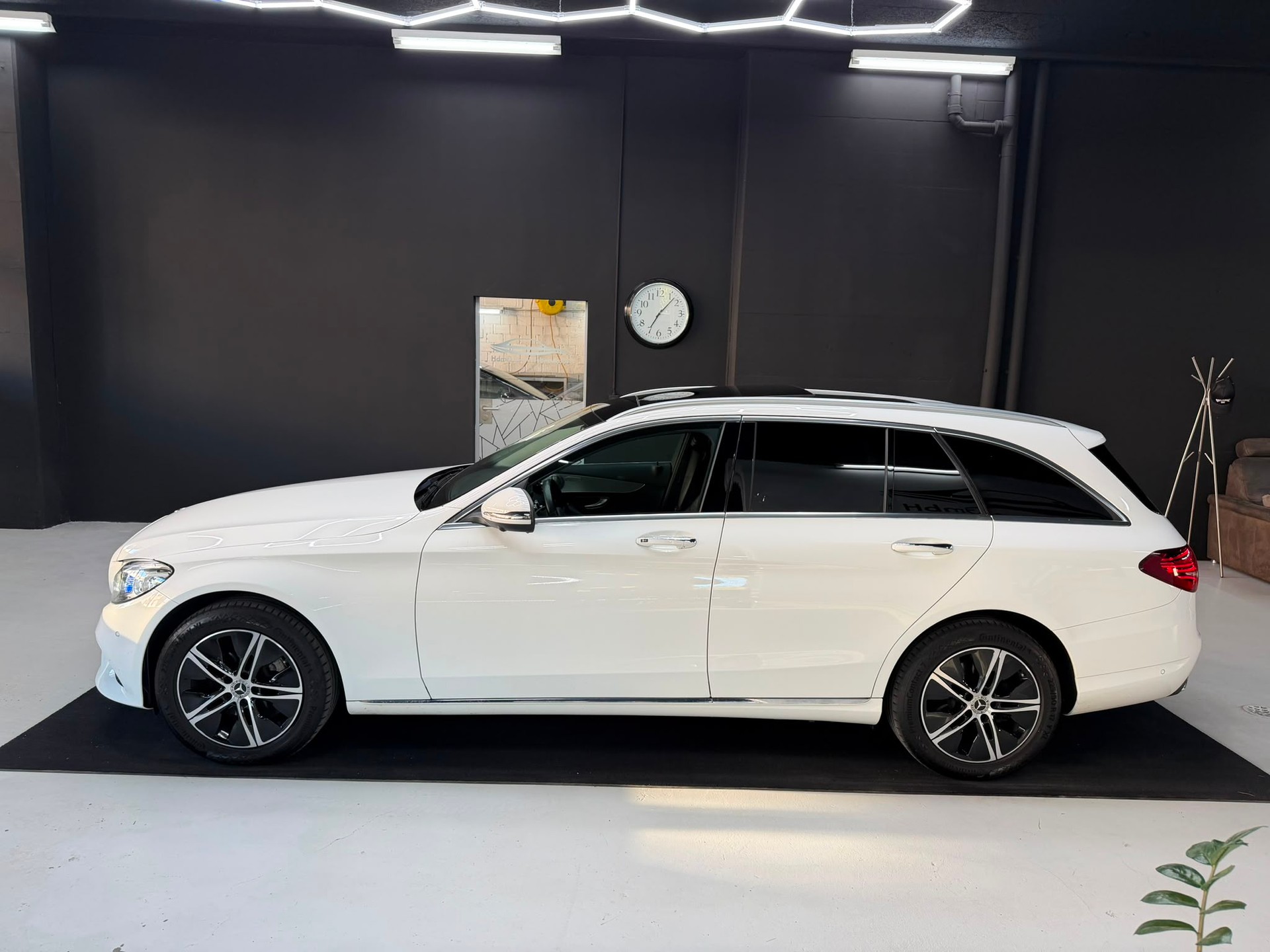 MERCEDES-BENZ C 220 d Swiss Star 4M 9G-Tronic-showroom-element-3