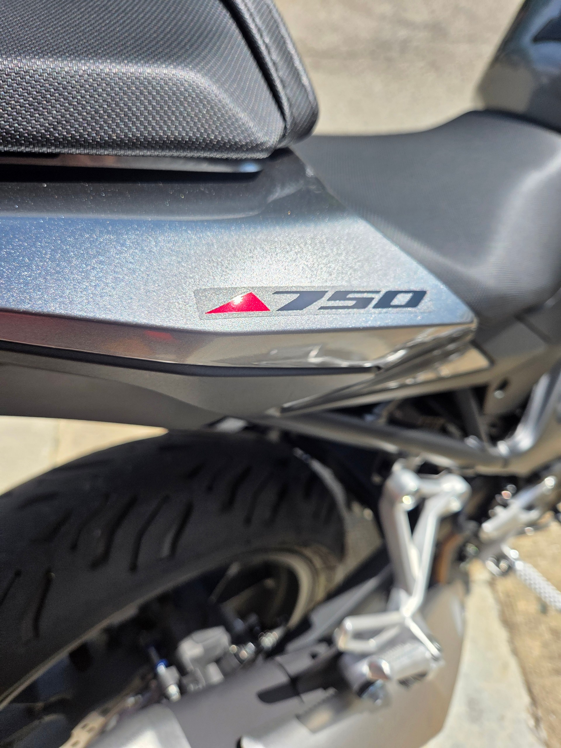 HONDA CB 750 Hornet-image-2