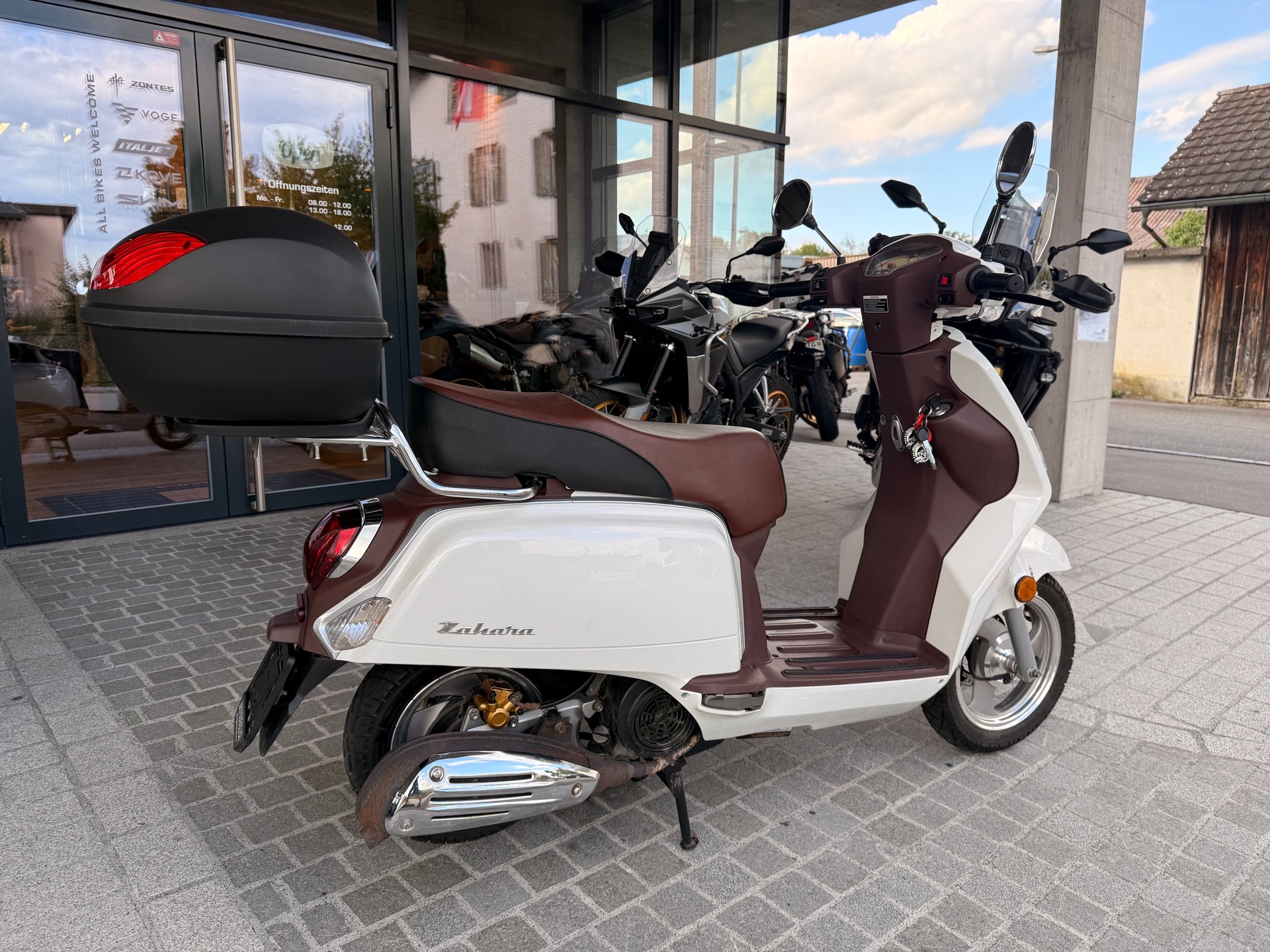 VENGO Zahara 125i-image-3