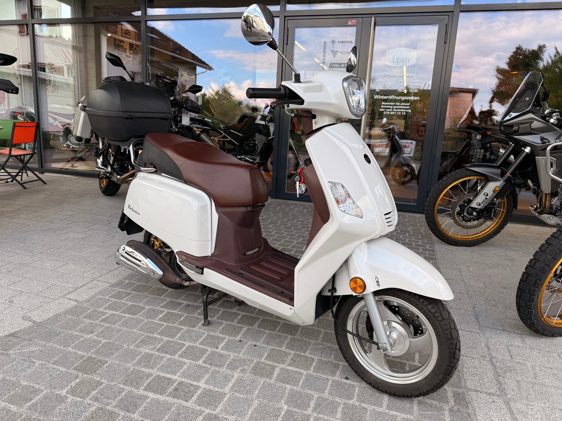 VENGO Zahara 125i-image-1