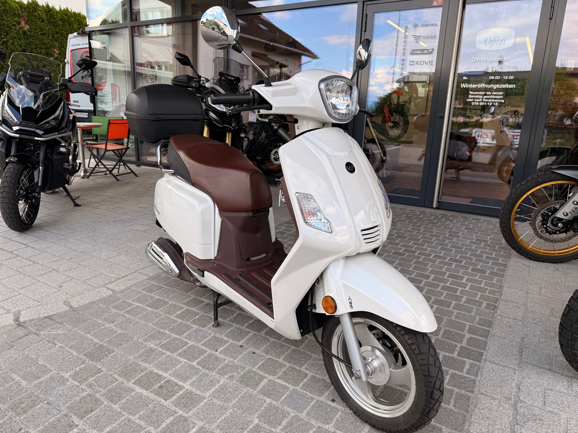 VENGO Zahara 125i-image-2